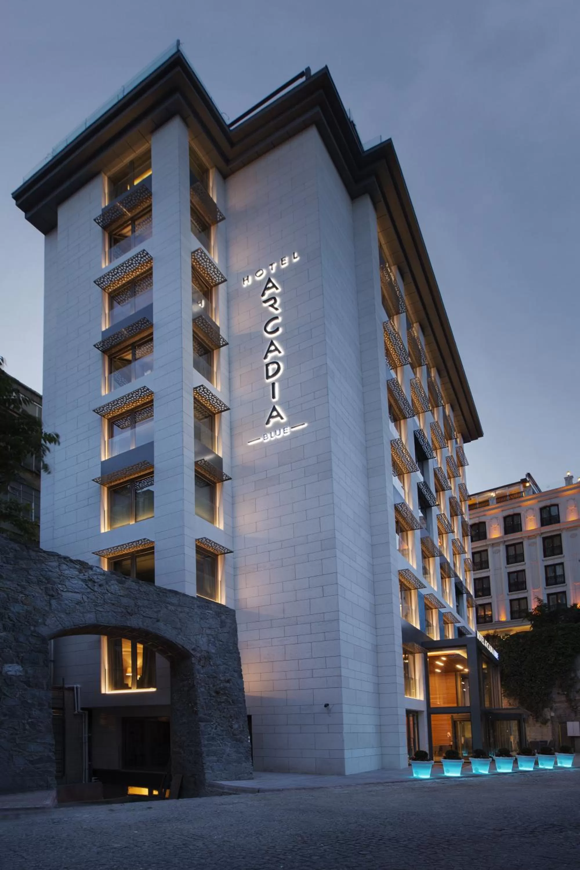 Facade/entrance in Hotel Arcadia Blue Istanbul