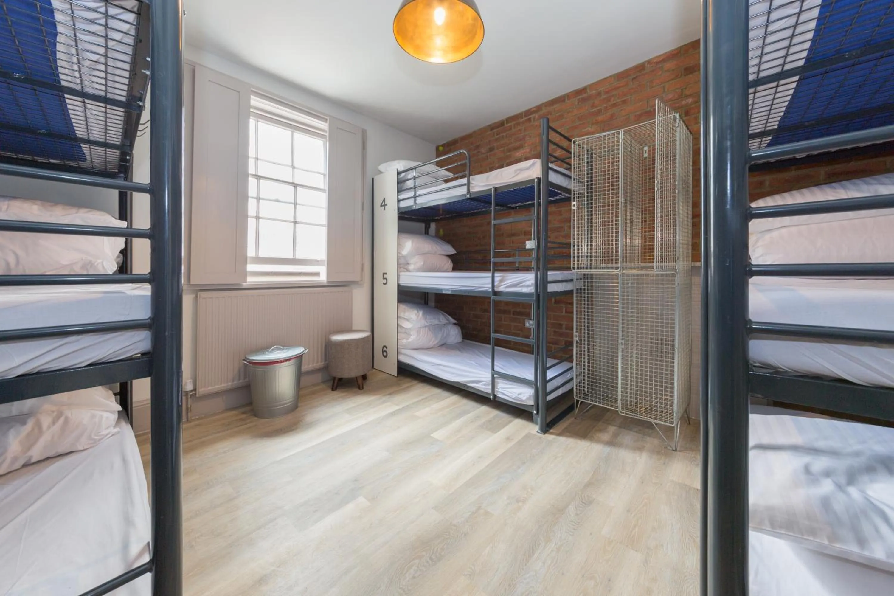 Bedroom, Bed in PubLove @ The Green man, Paddington