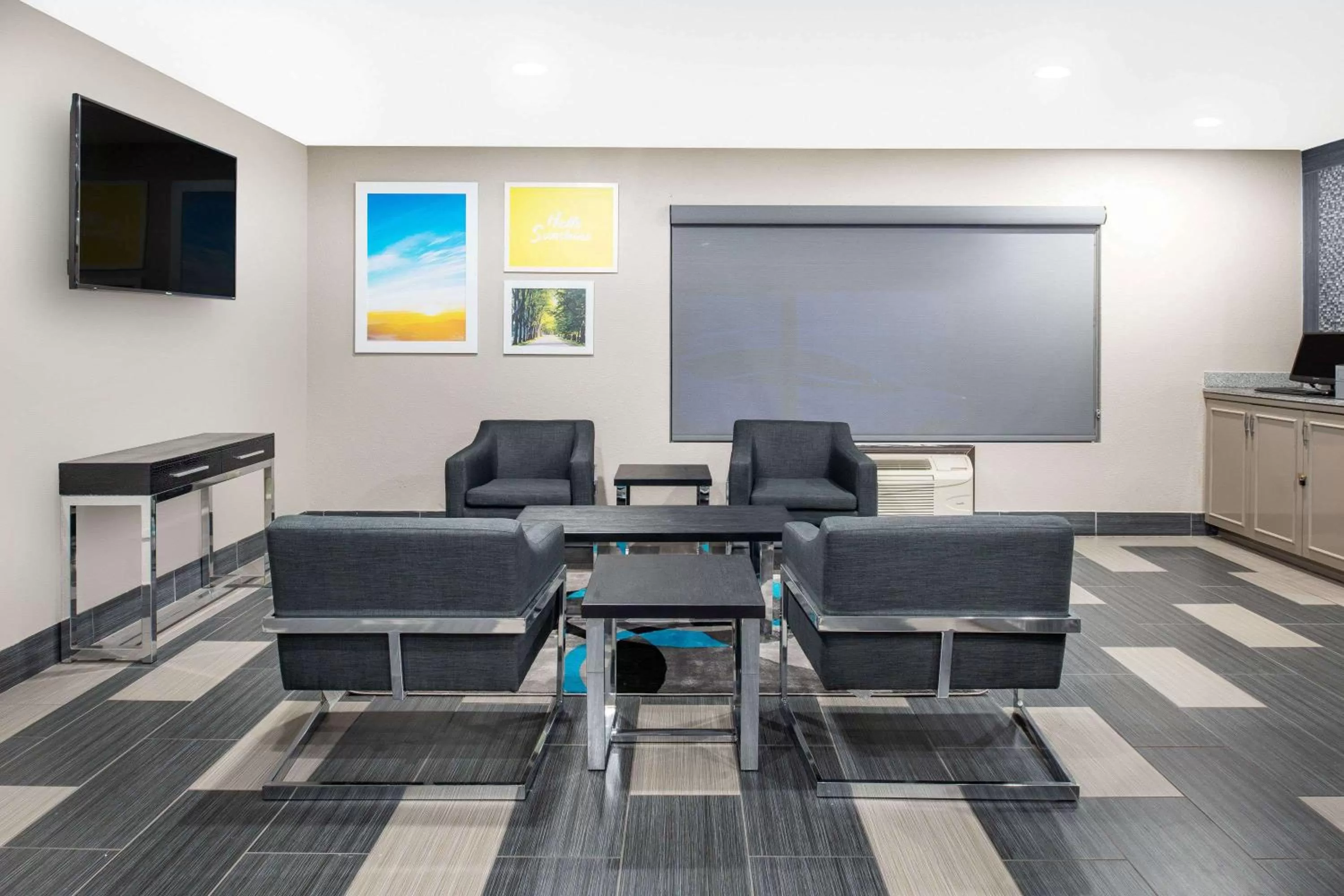 Lobby or reception in Days Inn by Wyndham Carthage