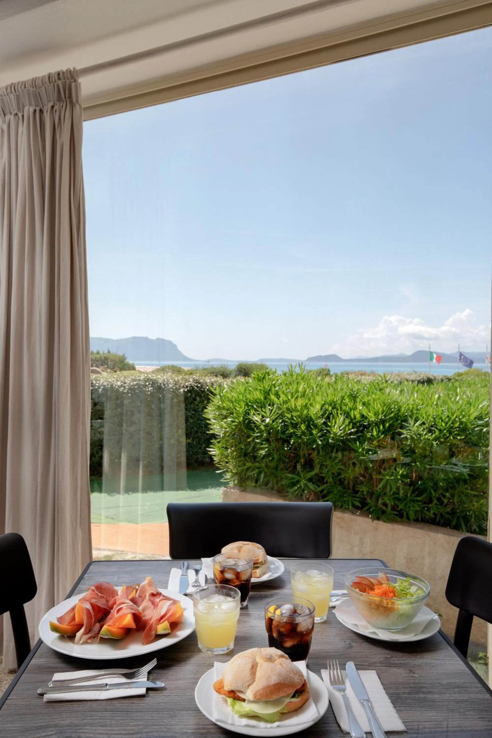 Food and drinks in Hotel Castello