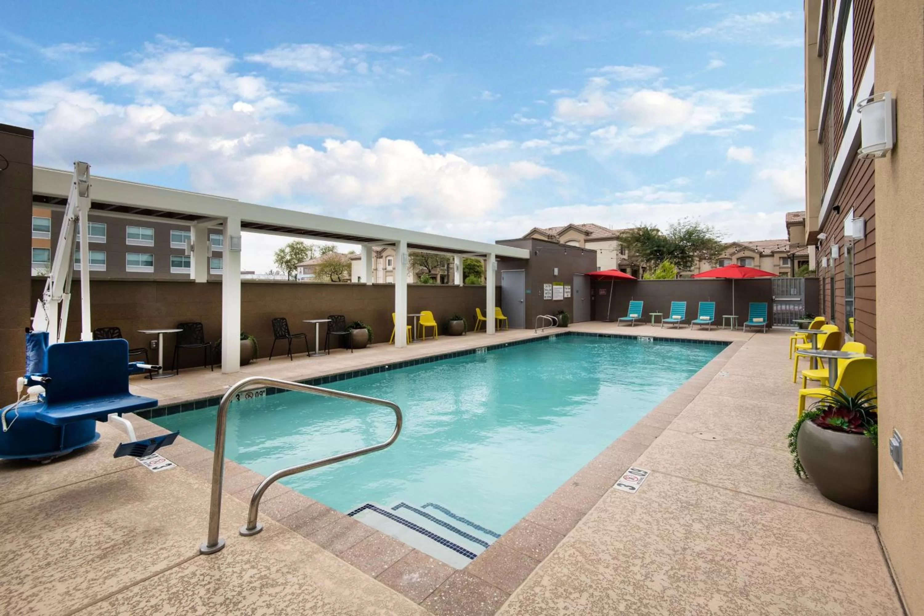 Pool view in Home2 Suites By Hilton Phoenix Airport North, Az