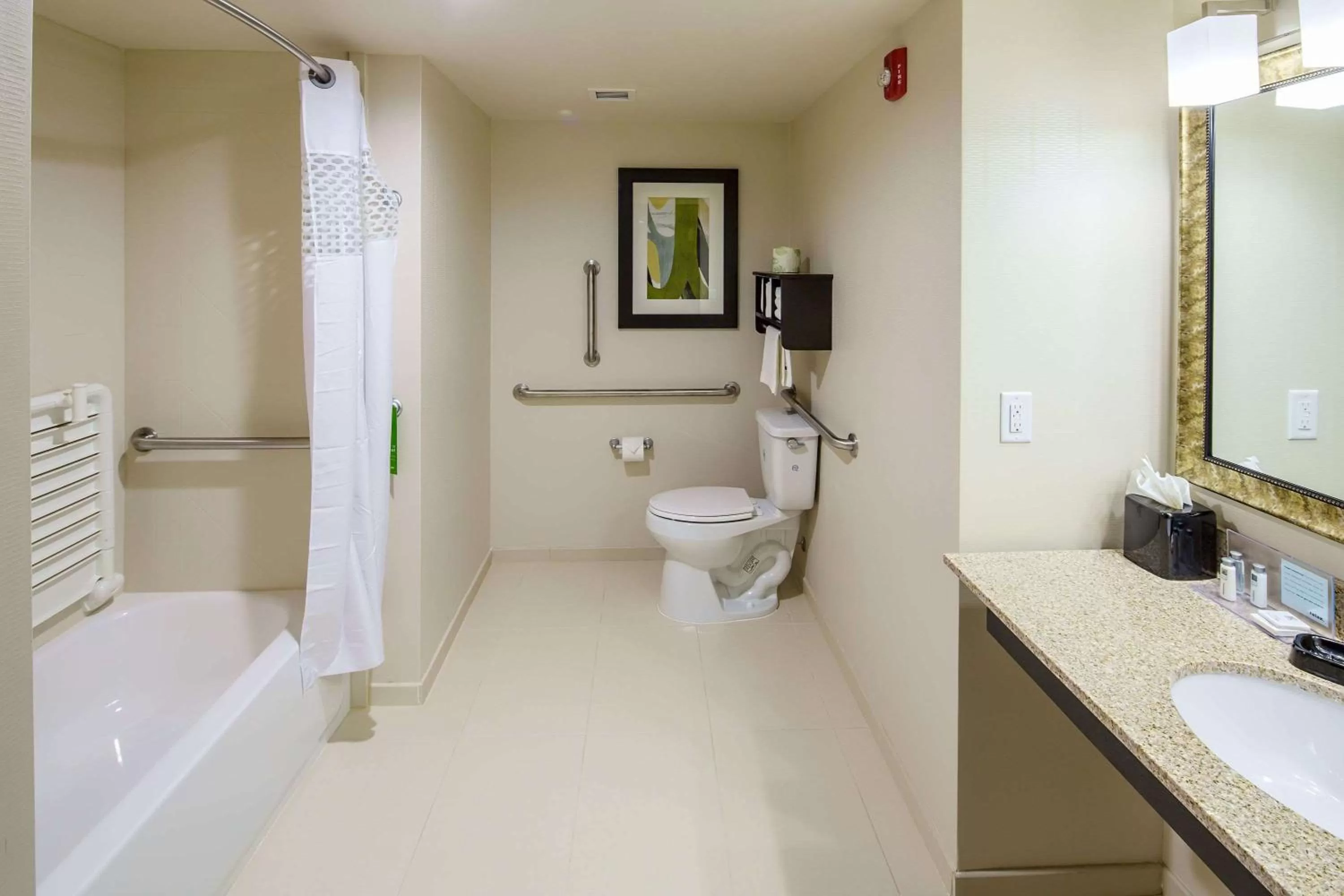 Bathroom in Hampton Inn Augusta Fort Eisenhower