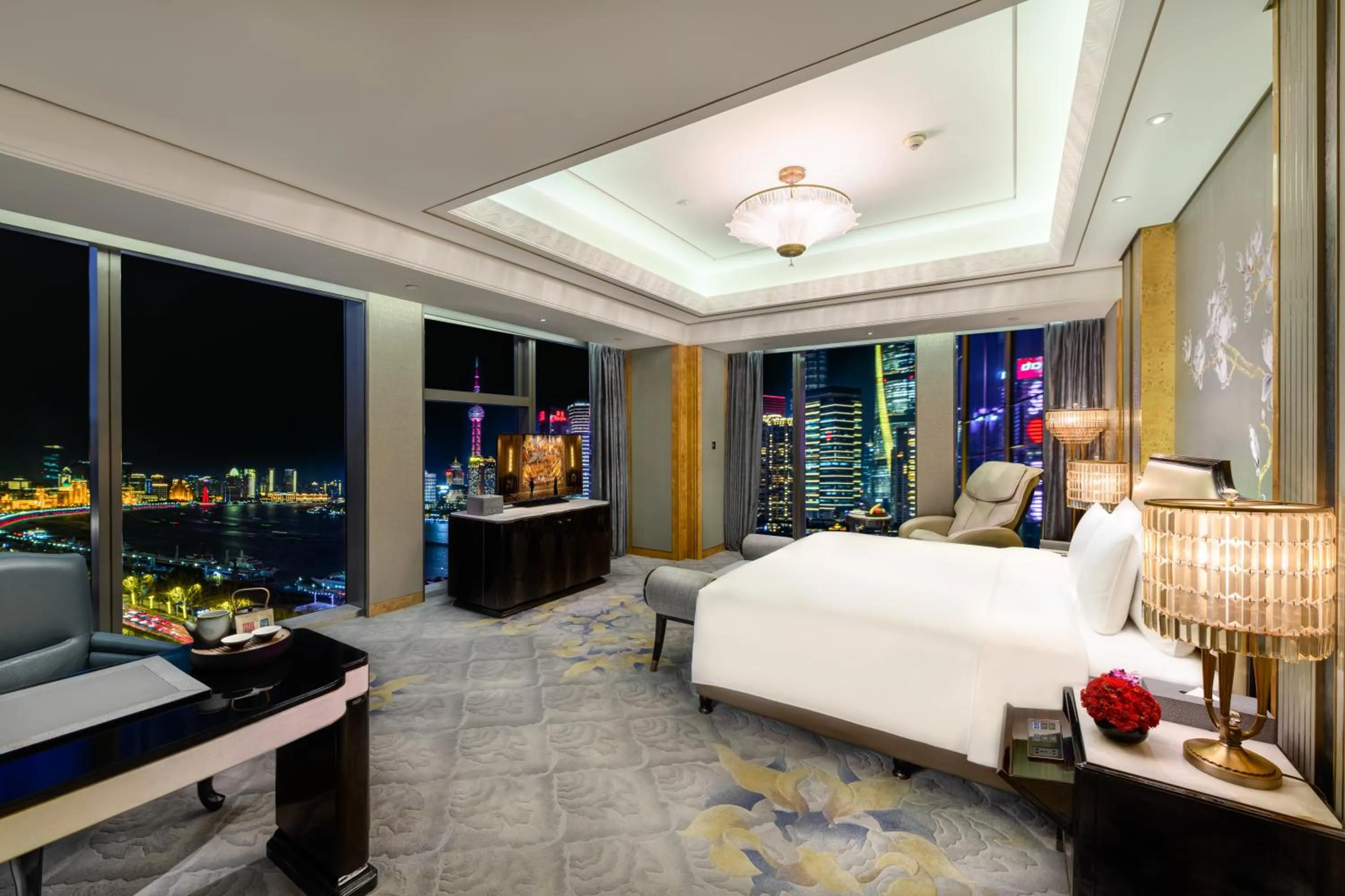 Premium Suite in The St. Regis on the Bund, Shanghai