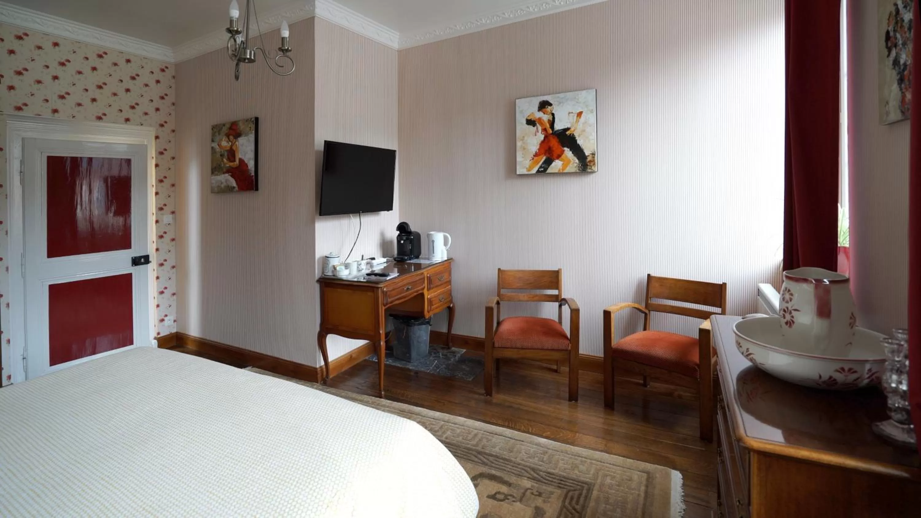 TV and multimedia in Au Chapitre