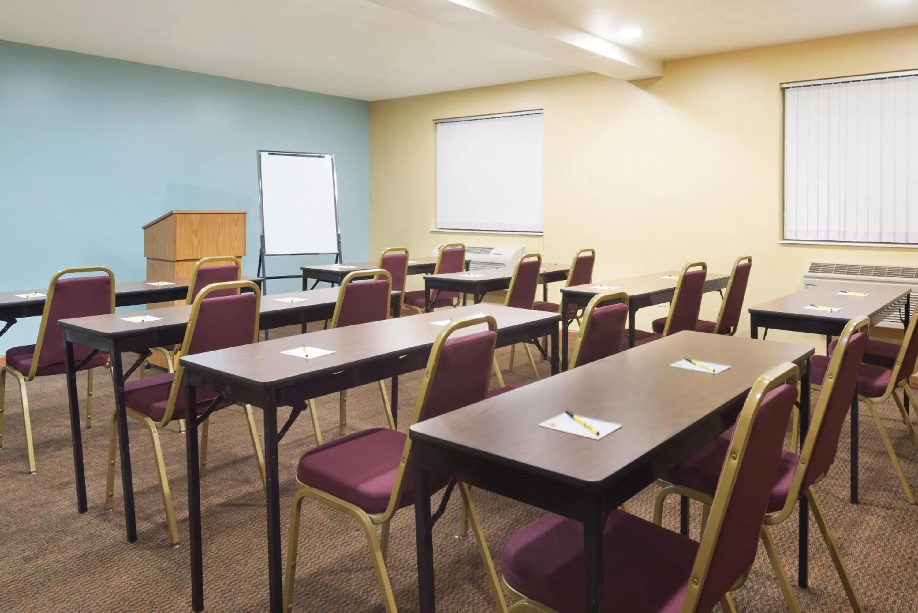 Meeting/conference room in Super 8 by Wyndham Morgantown