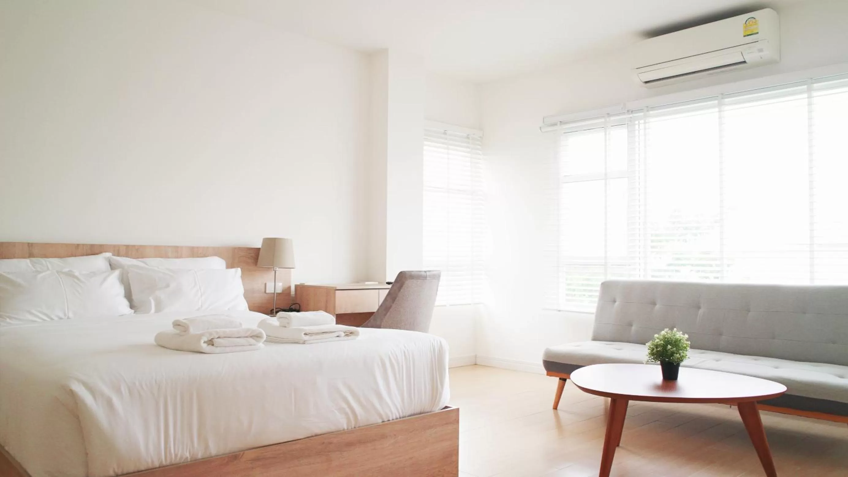 Bed in The White Garden Premier Saraburi