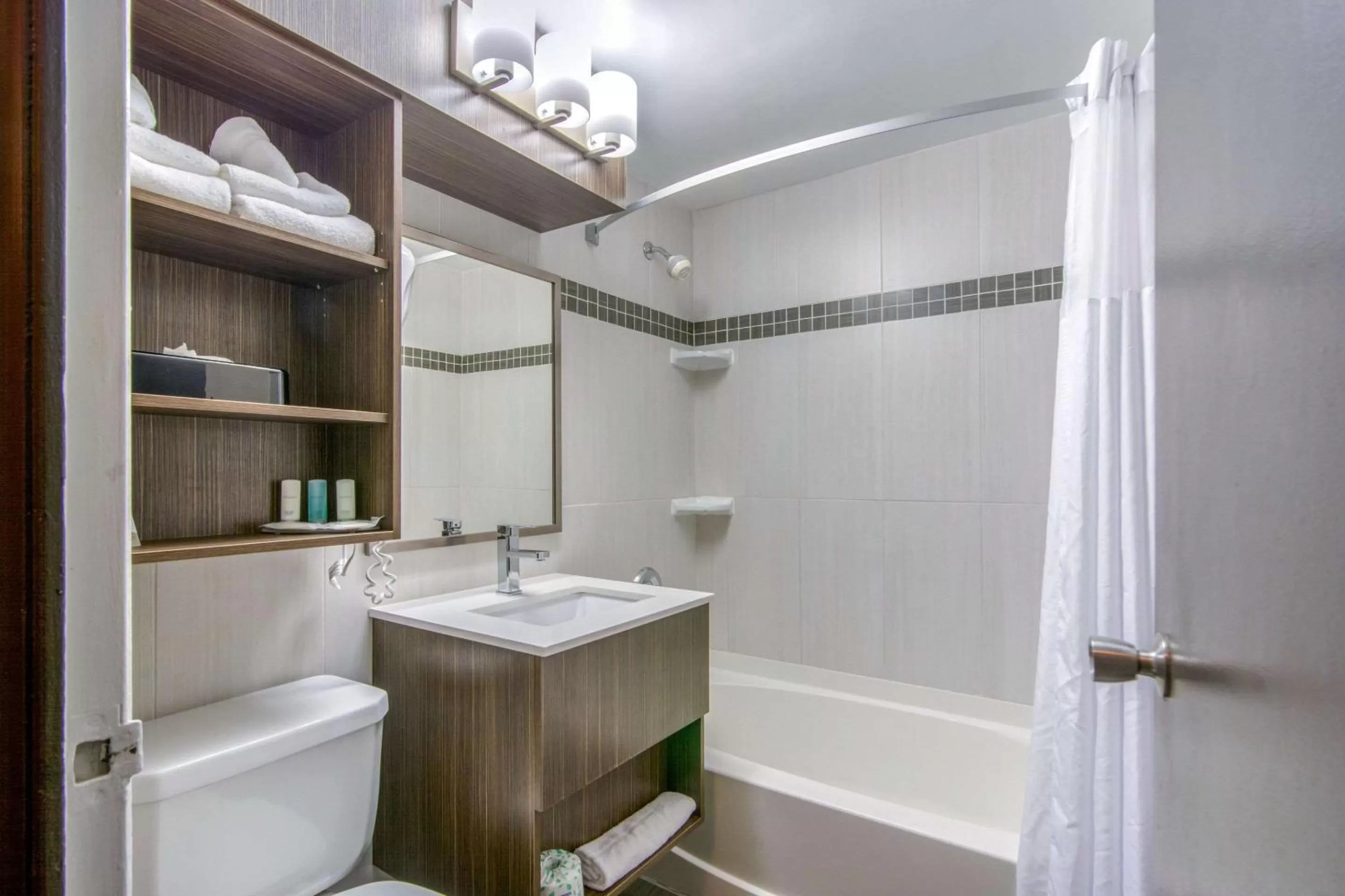 Bathroom in Clarion Hotel