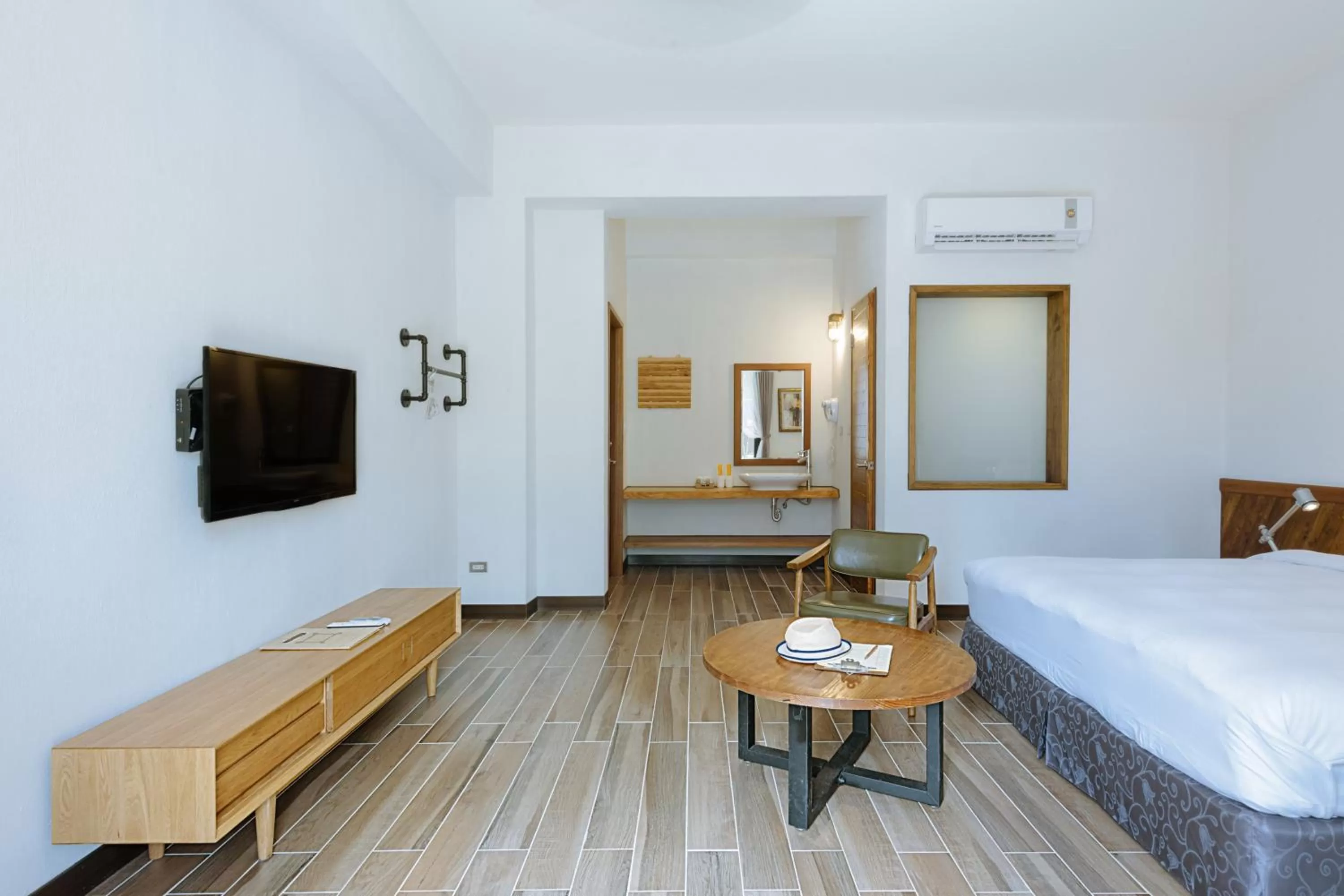 TV and multimedia, Seating Area in Chillax Inn B&B