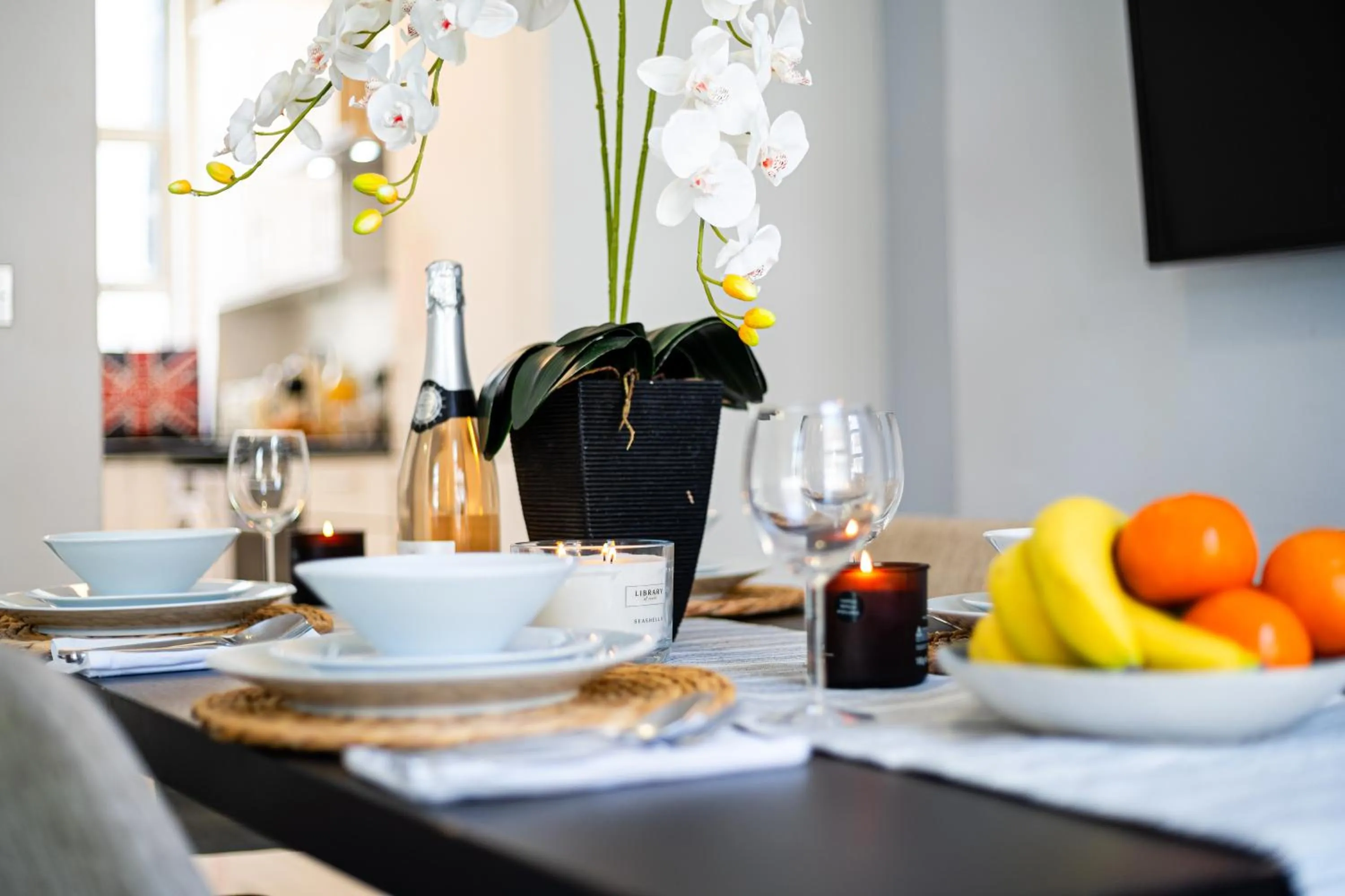 TV and multimedia, Restaurant/Places to Eat in Bond Street Serviced Apartment