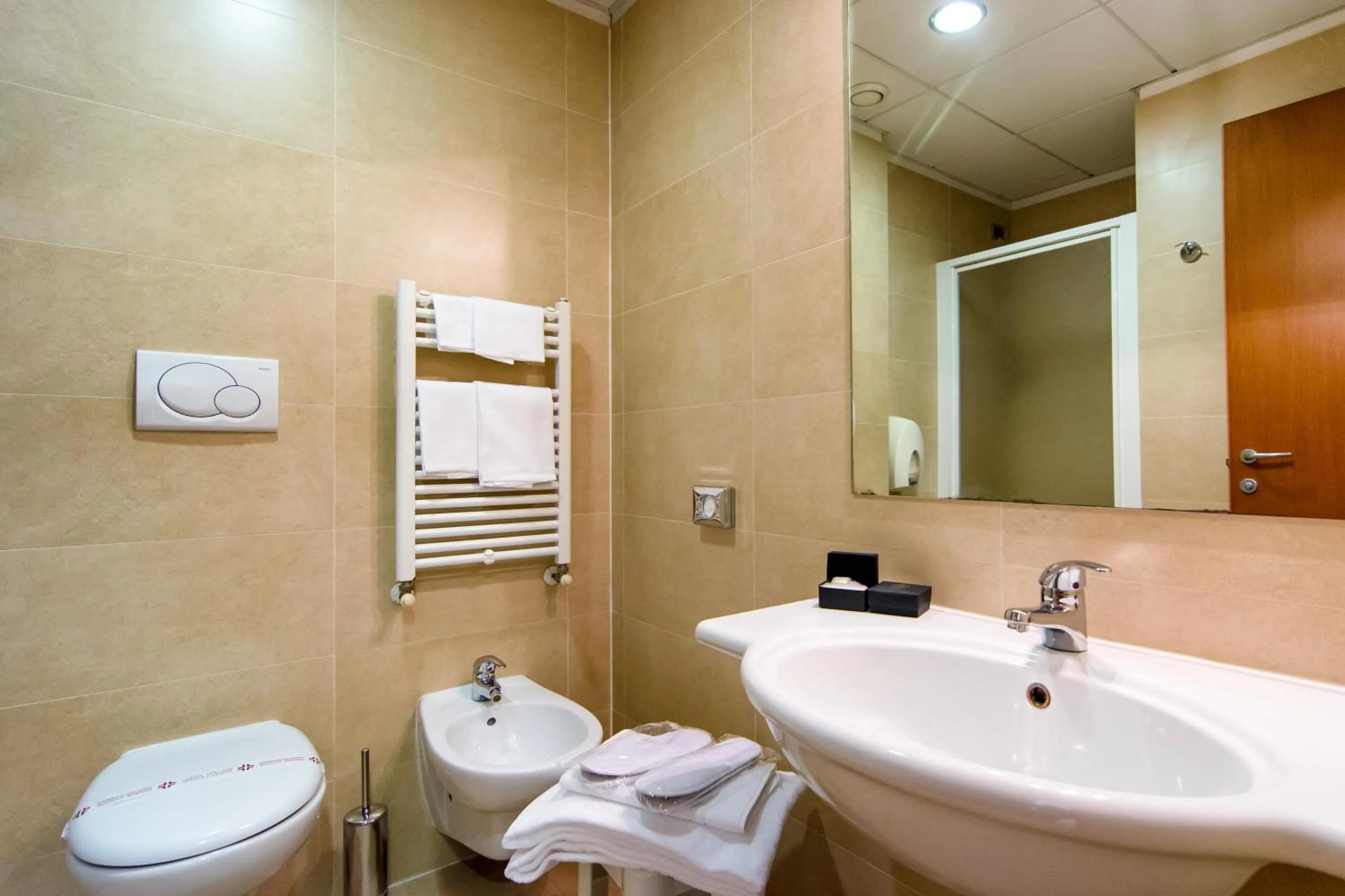 Bedroom in Hotel Concorde