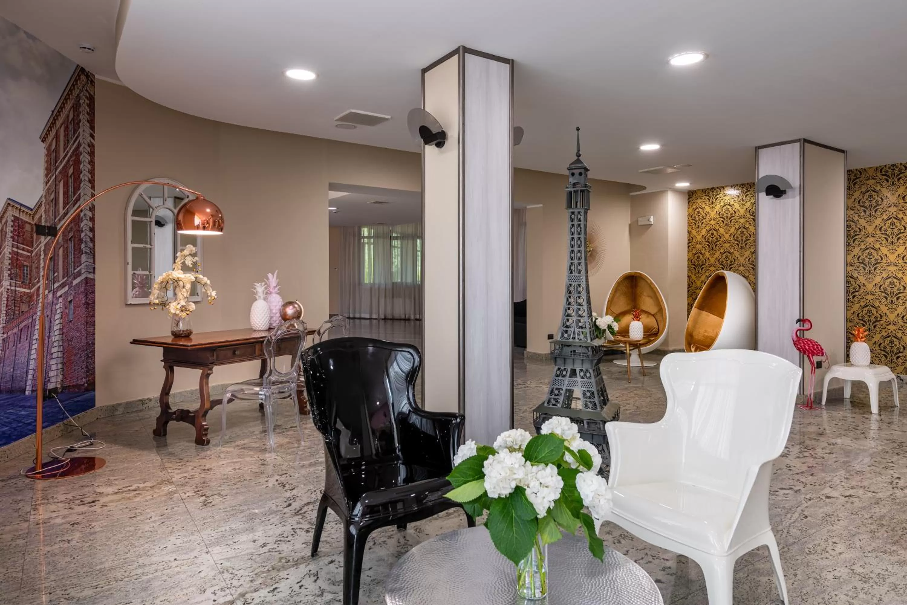 Seating area in Rivoli Hotel