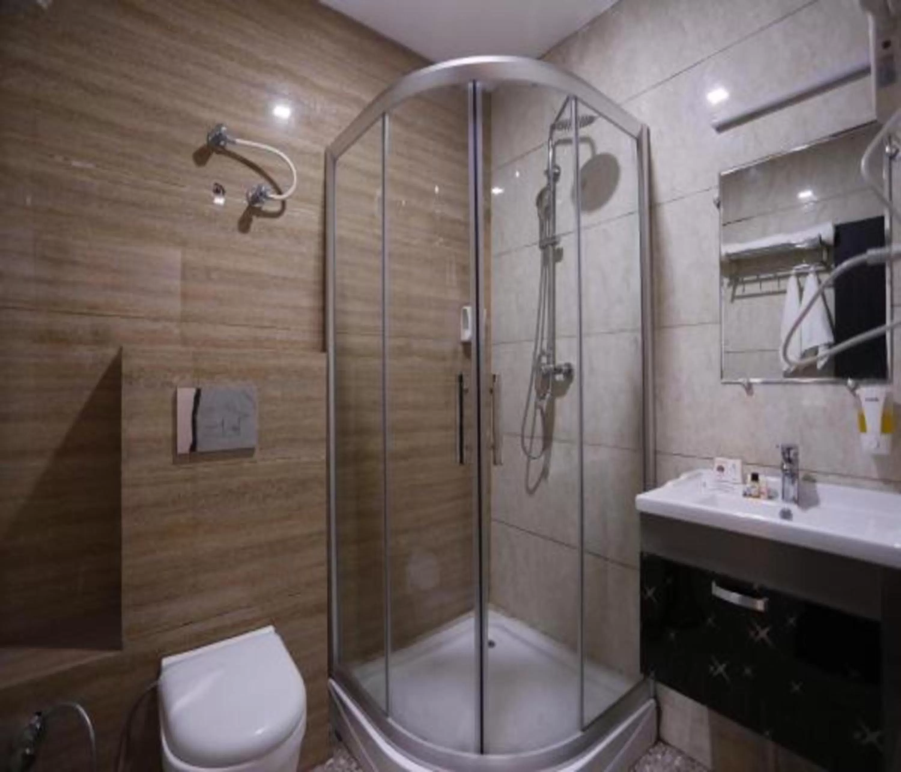 Bathroom in Paradise Ganga - A River Side Hotel