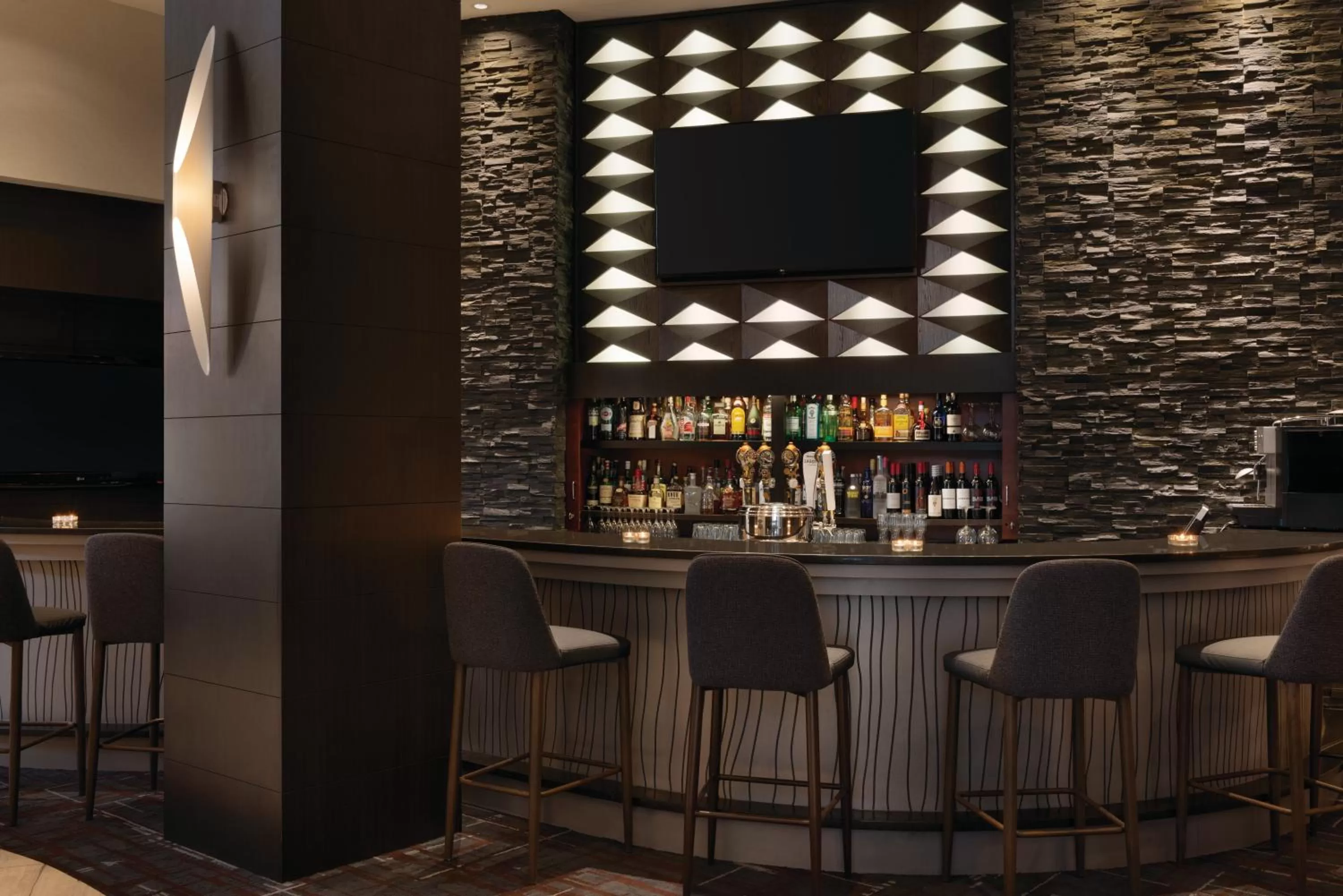 Lounge or bar in Radisson Hotel Vancouver Airport