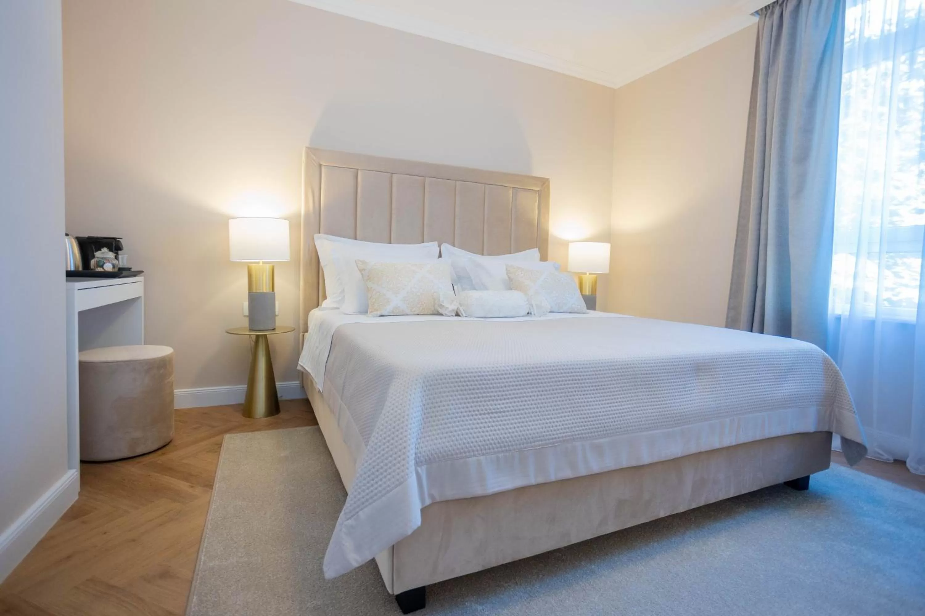 Bedroom in City and Style Luxury Rooms Split