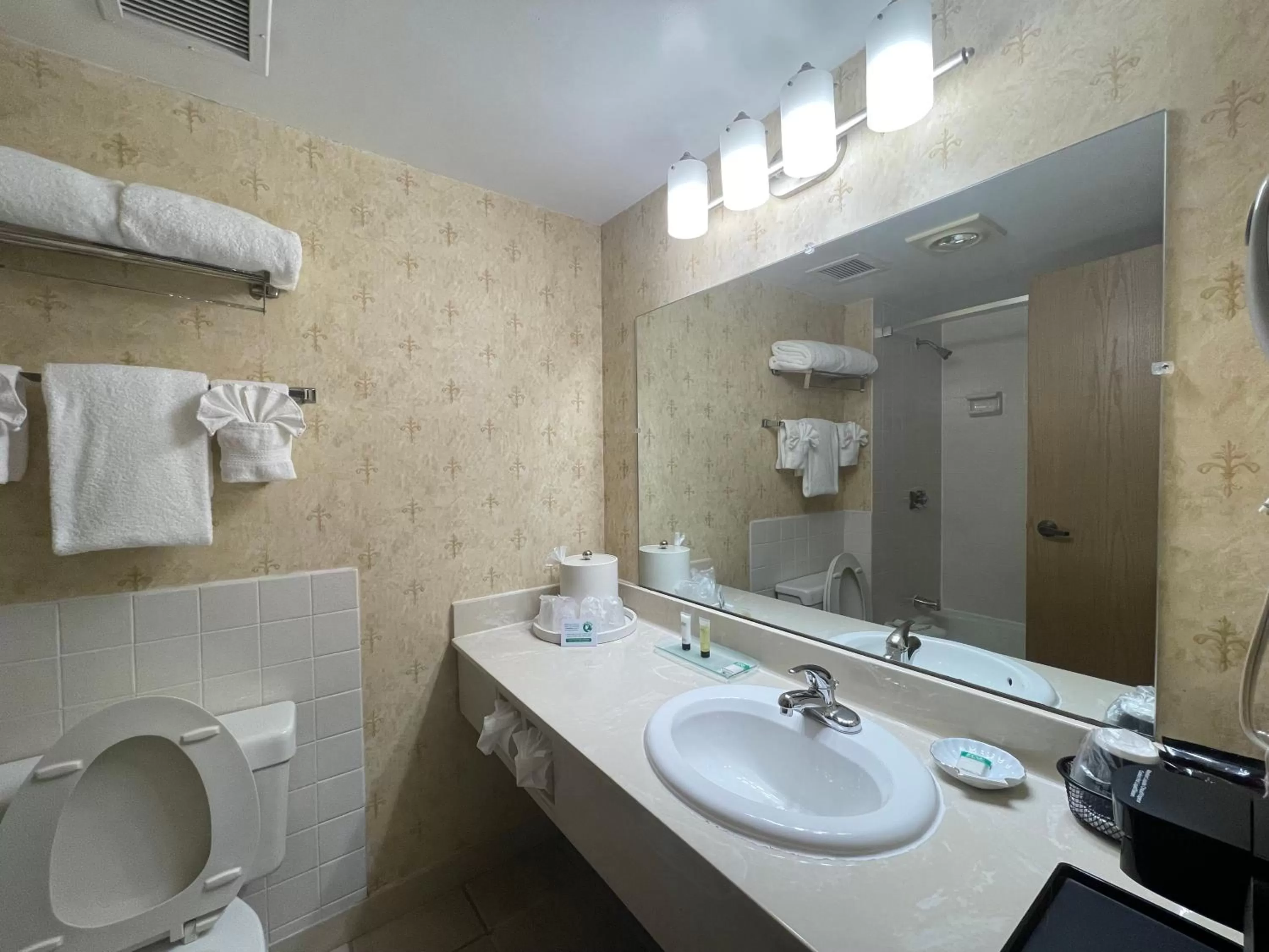 Chateau Hotel and Conference Center