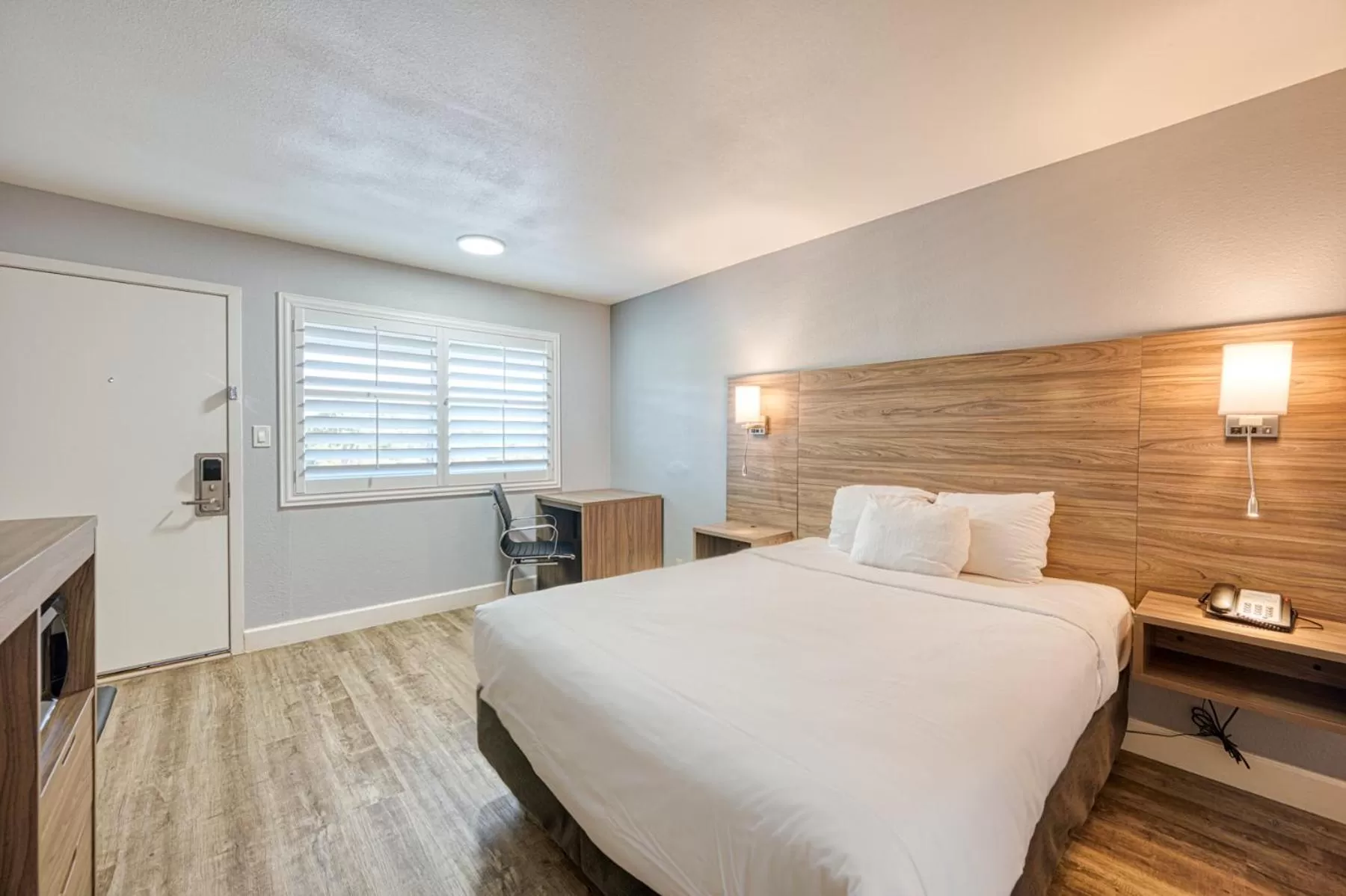 Bed in Vagabond Inn San Luis Obispo