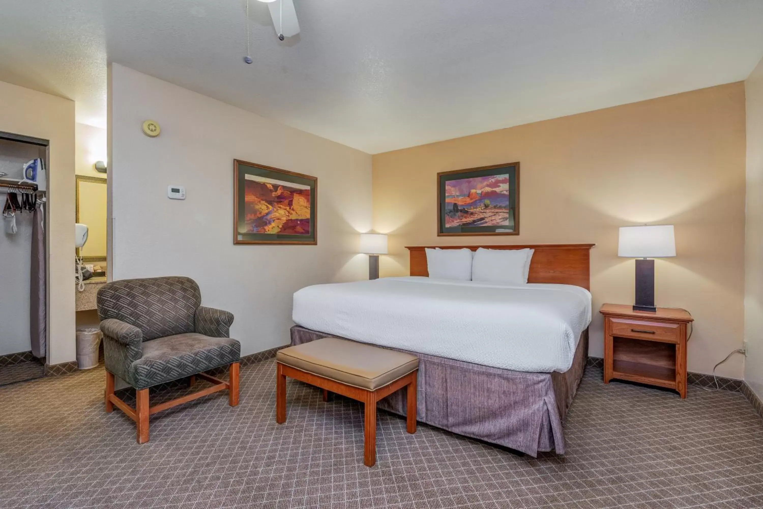 King Room in Sierra Suites Boutique Hotel King Room in Sierra Suites Boutique Hotel