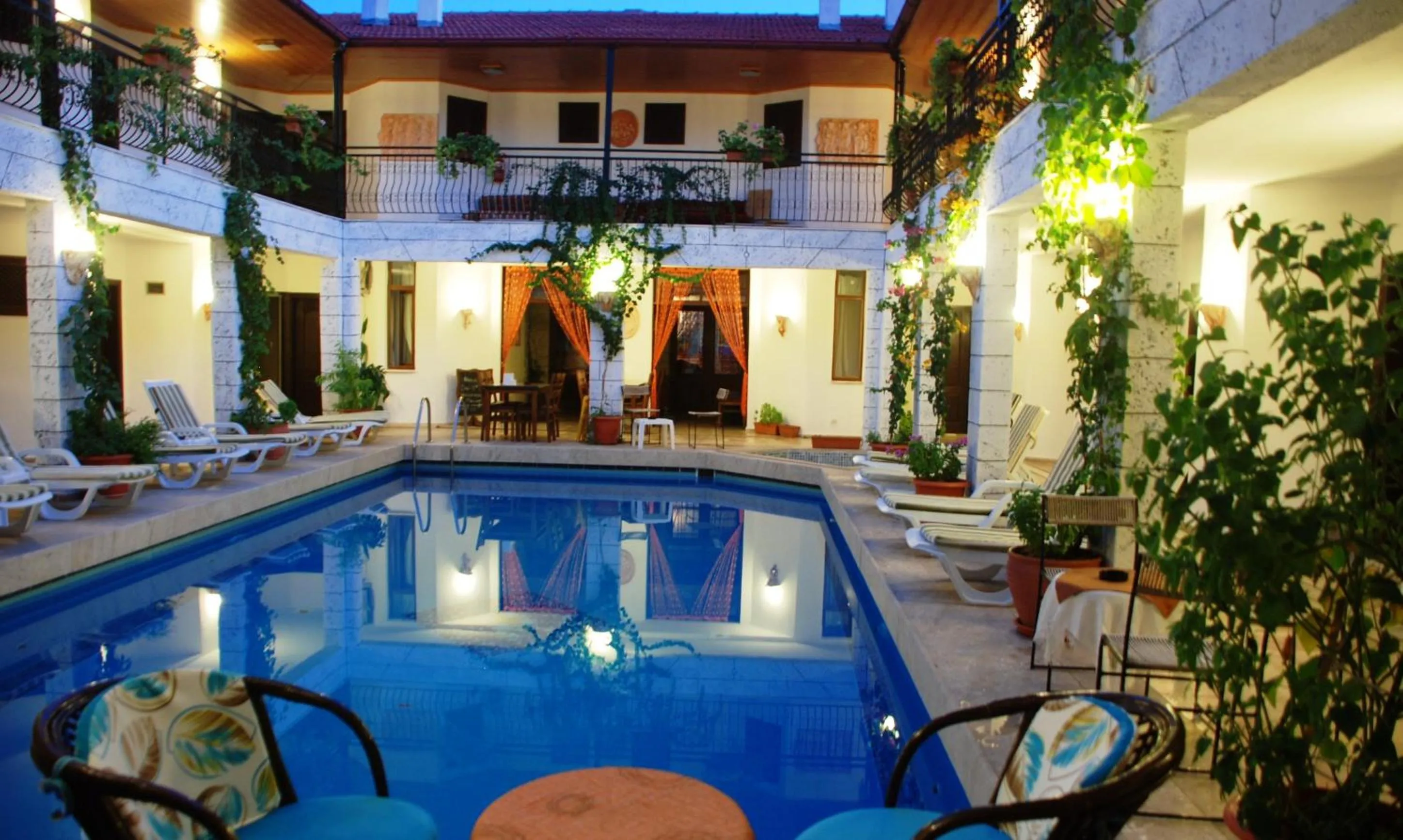 Swimming pool in Han Dalyan Hotel