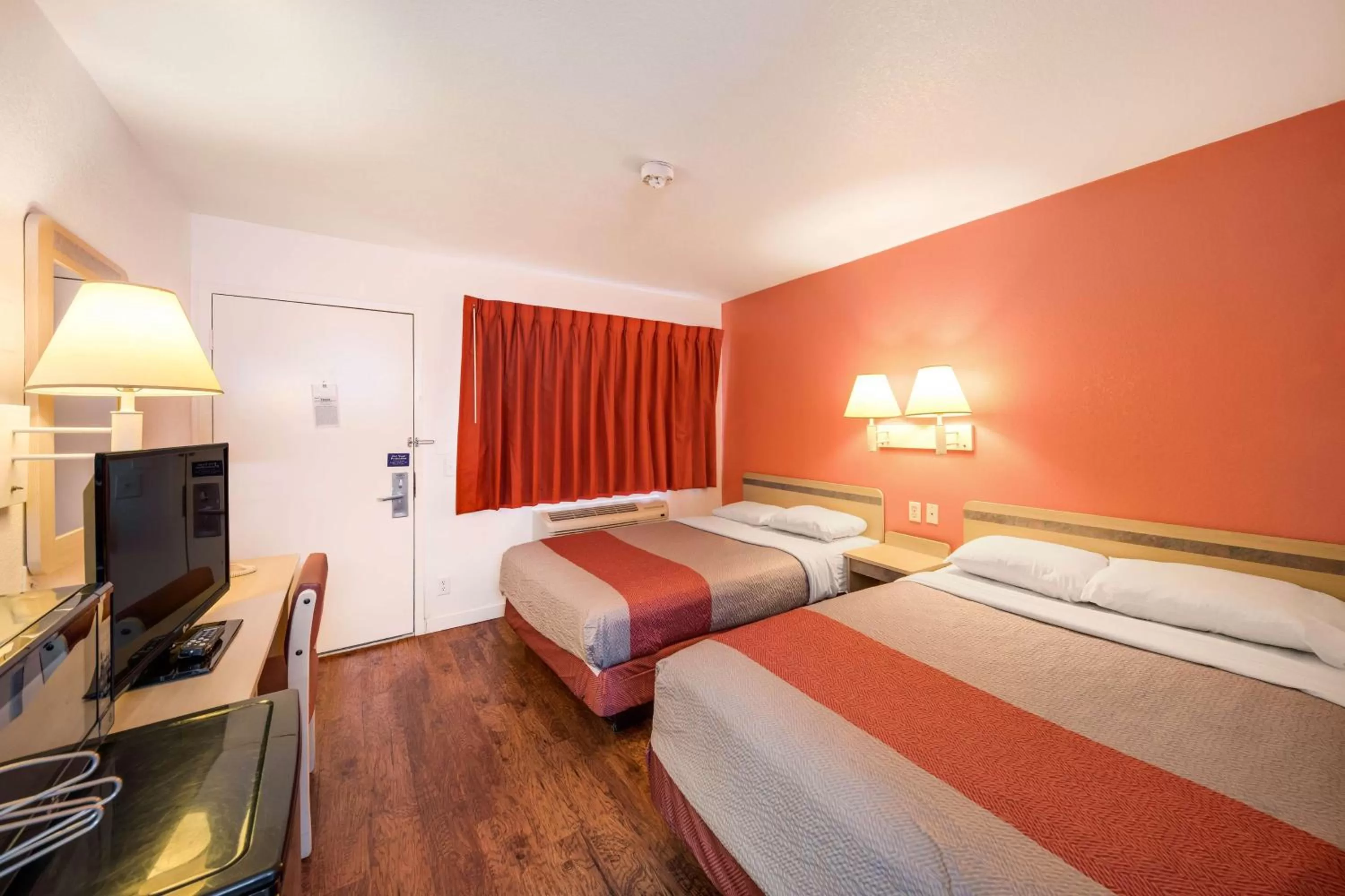 Photo of the whole room, Bed in Motel 6-Greenville, TX