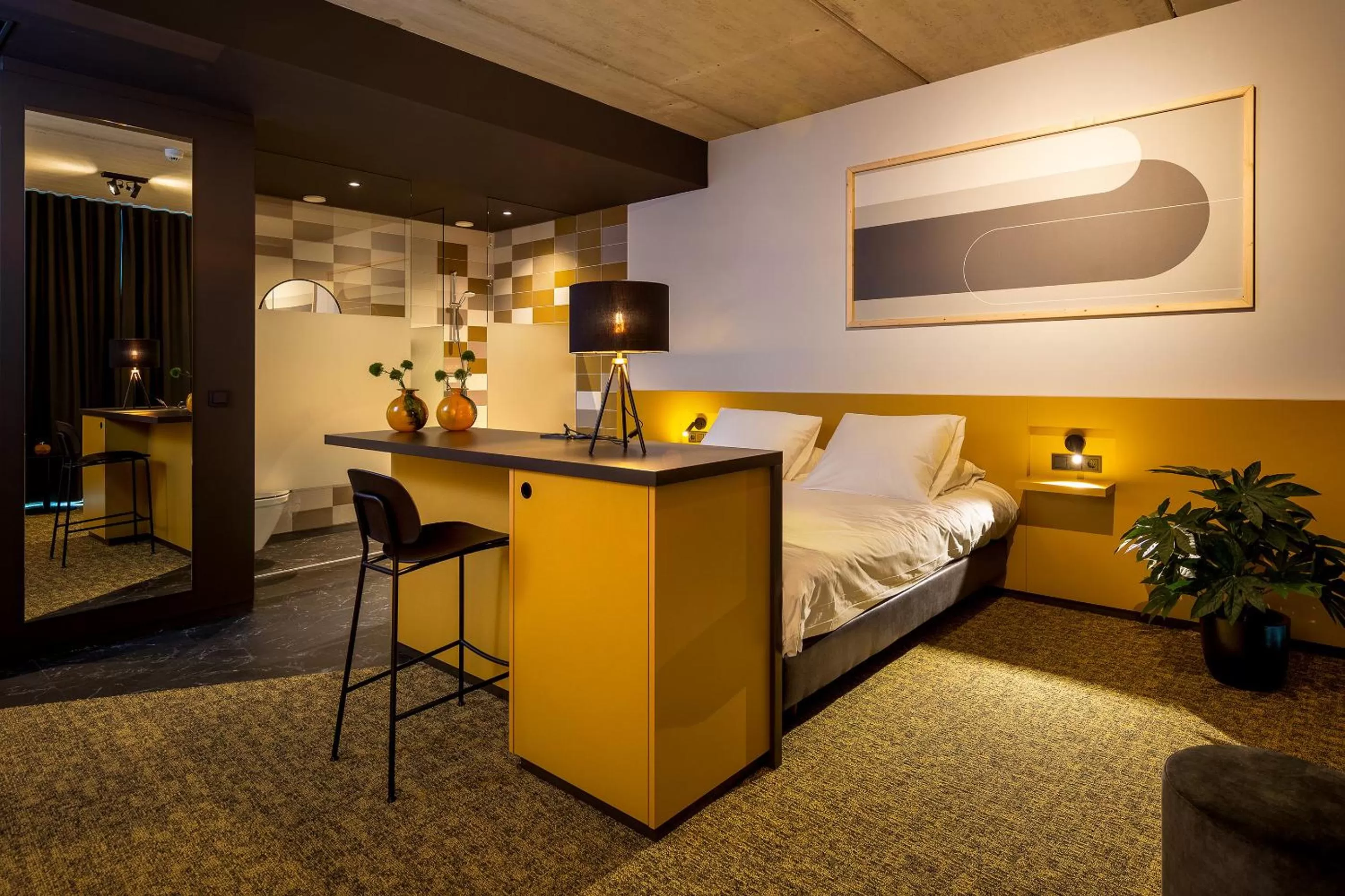 Photo of the whole room, Bed in Mr Jigs