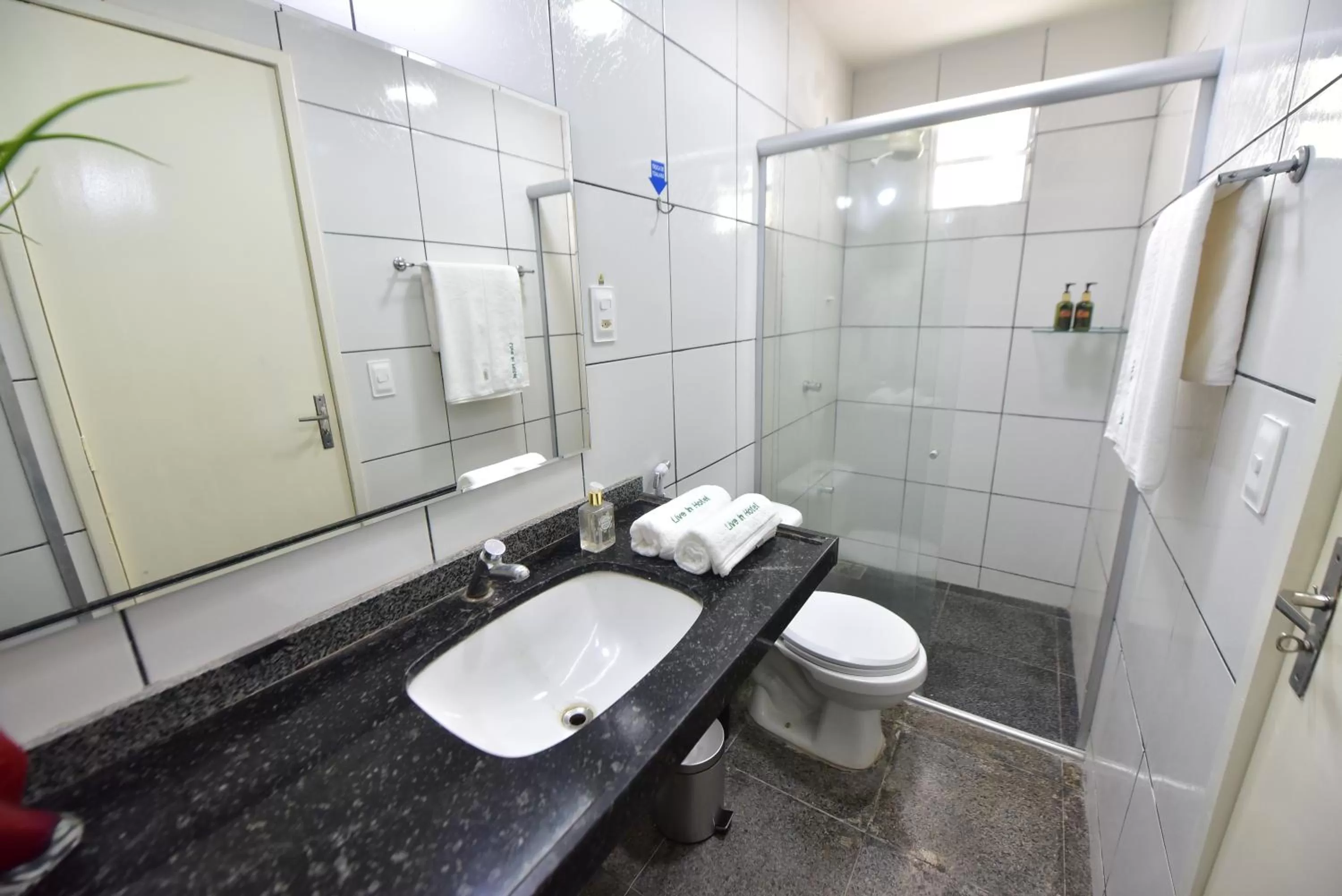 Bathroom in LIVE IN FORTALEZA HOTEL