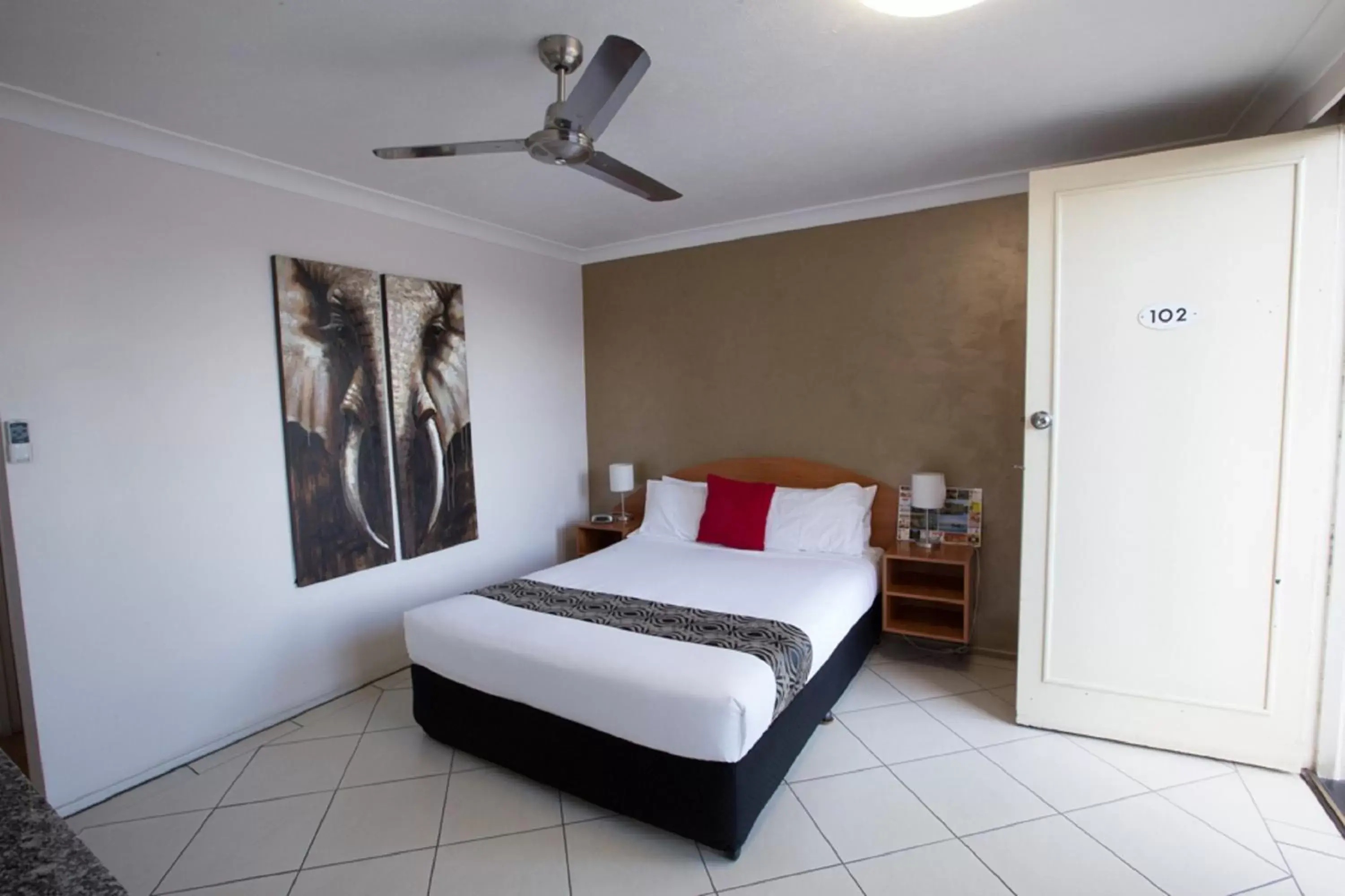 Double Room in David Motor Inn Double Room in David Motor Inn