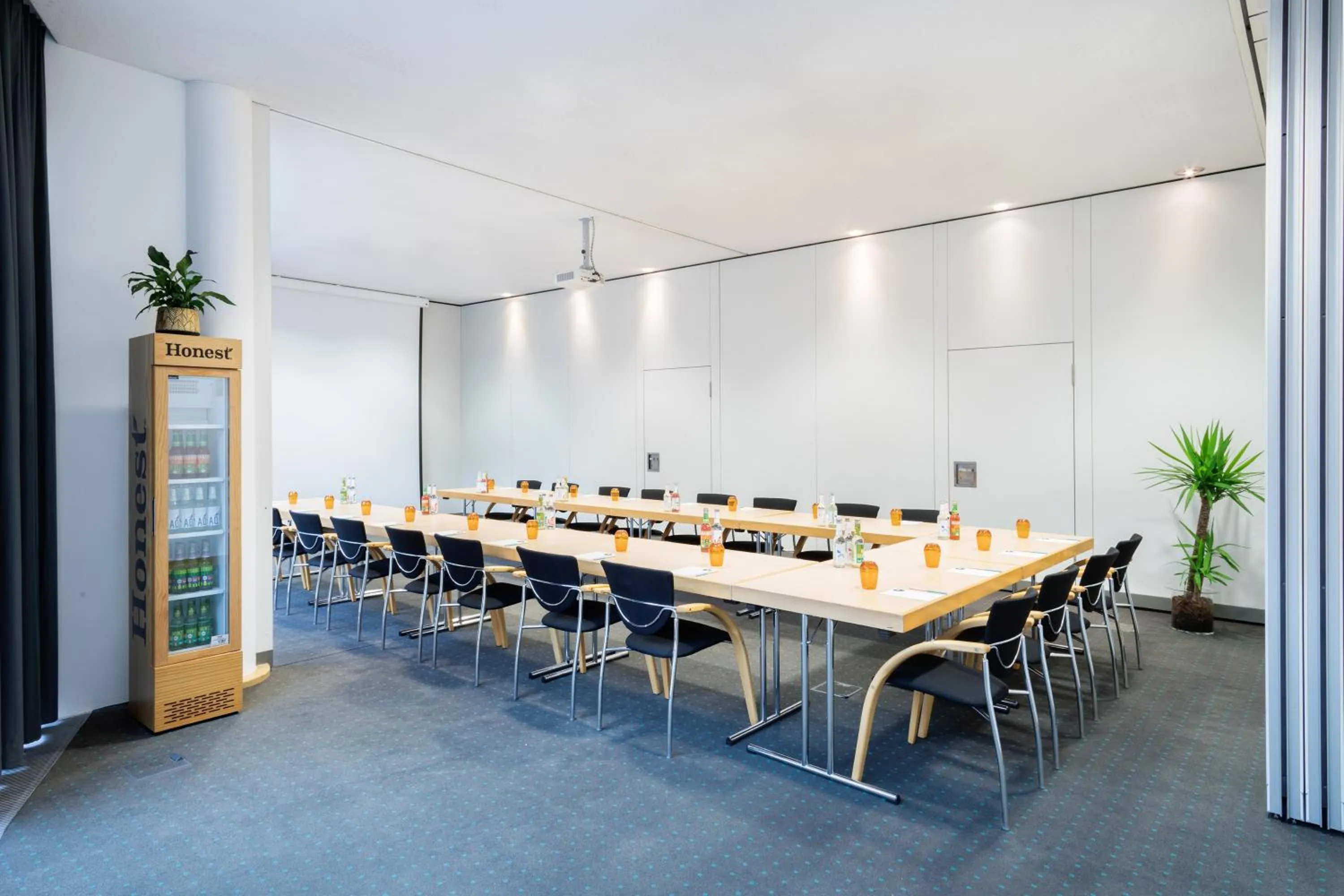 Business facilities in Four Points by Sheraton Munich Messe