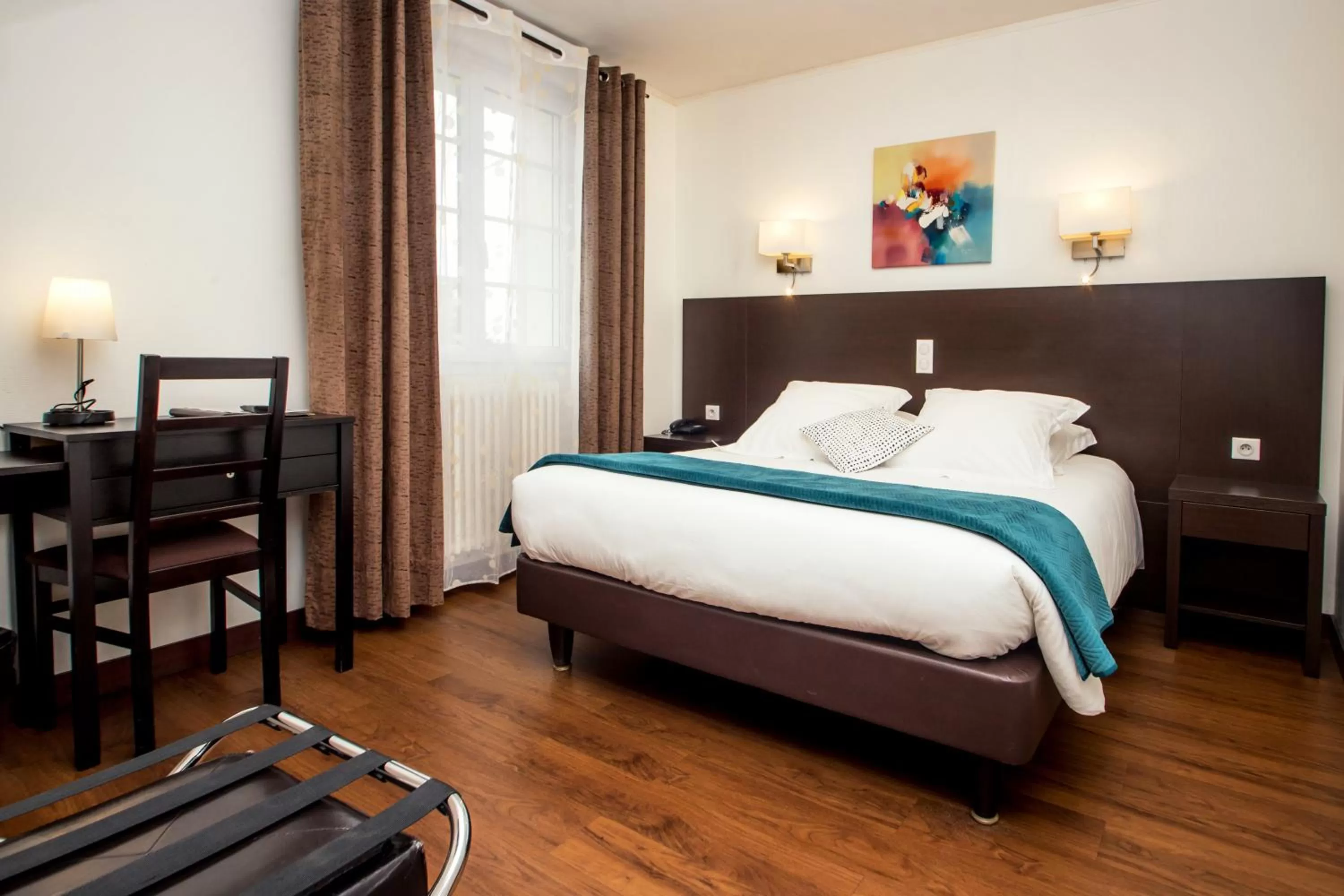 Bedroom, Bed in The Originals Boutique, Hôtel de La Baie de Morlaix