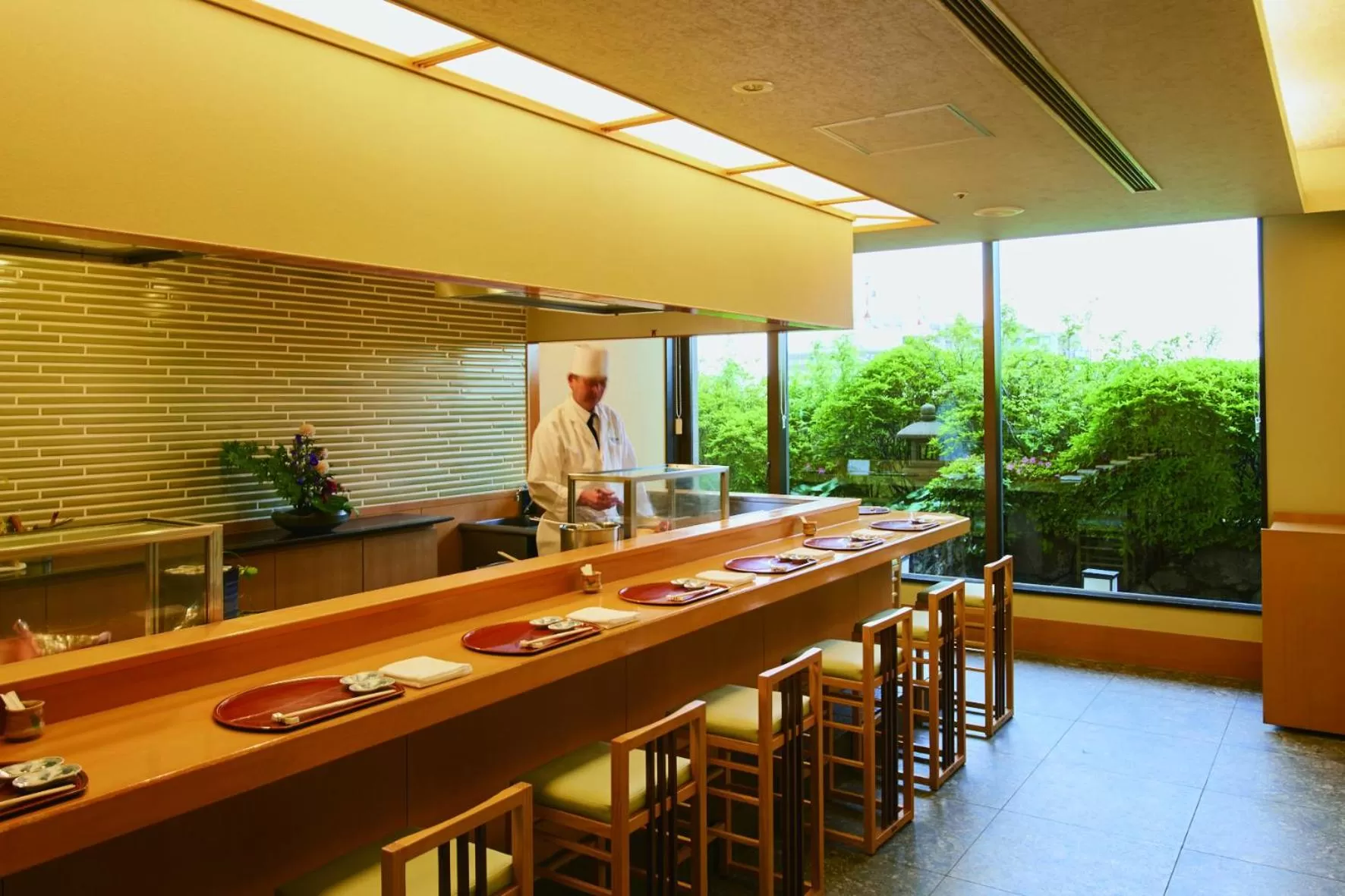 Restaurant/places to eat in Royal Pines Hotel Urawa