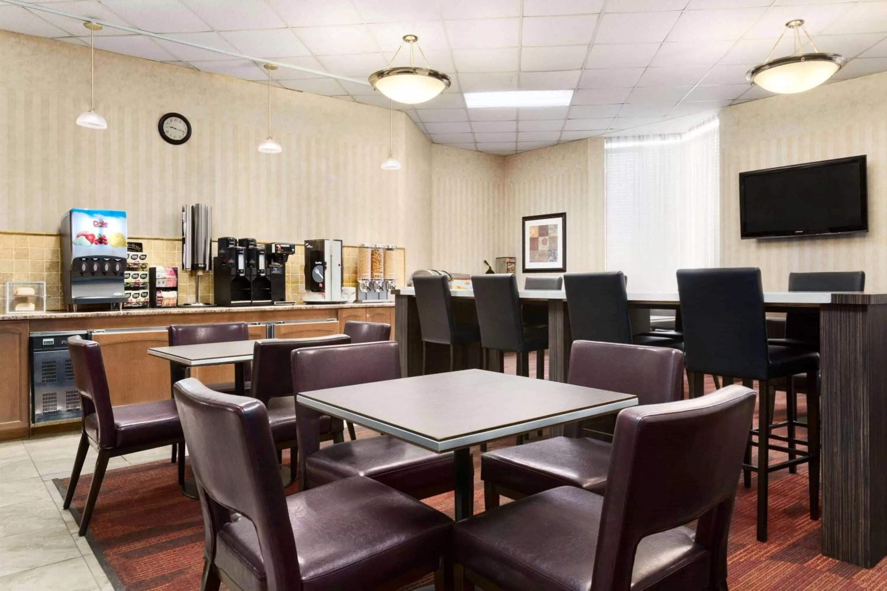 Restaurant/places to eat in Travelodge by Wyndham Lloydminster