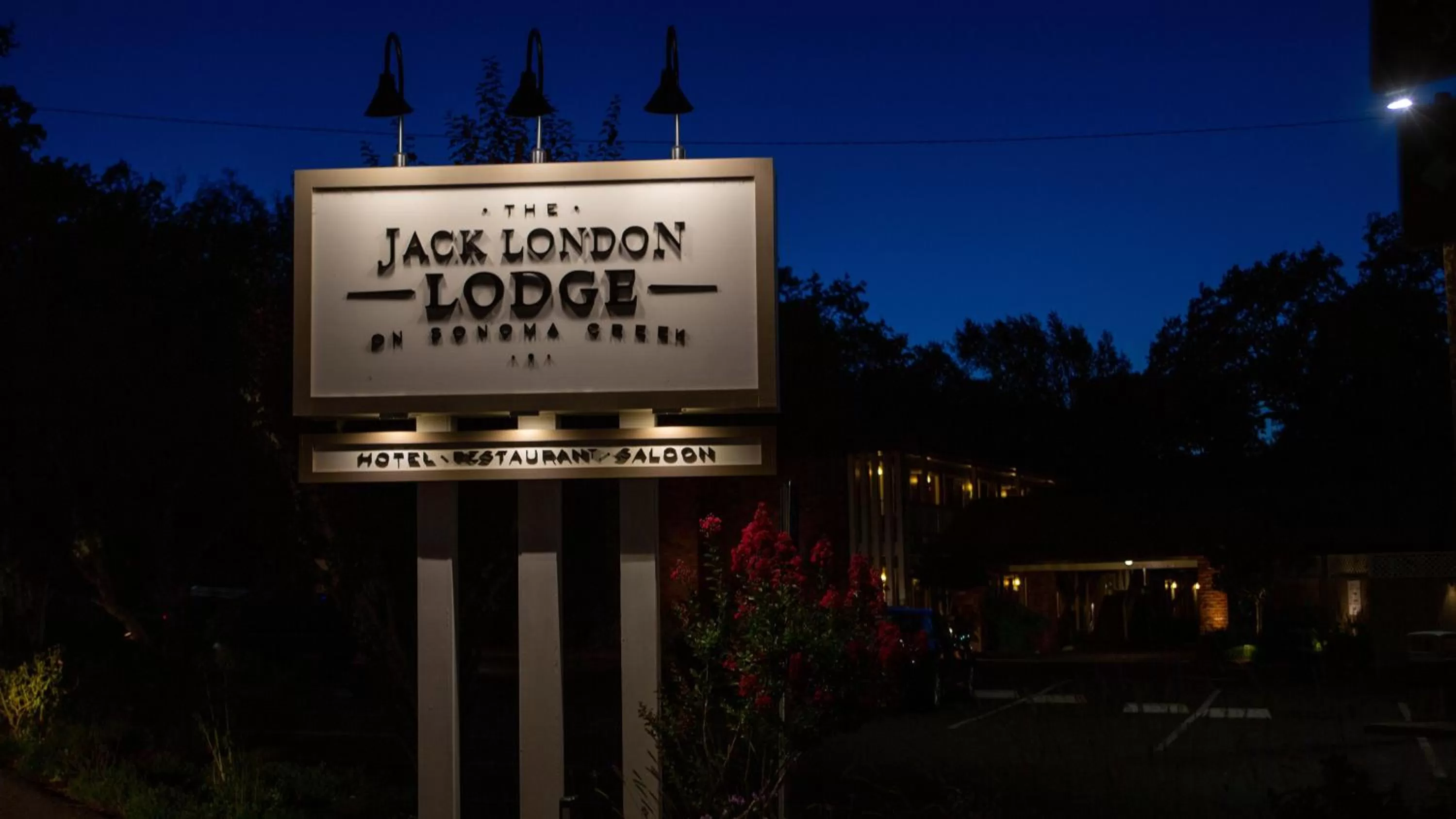 Facade/entrance in The Jack London Lodge