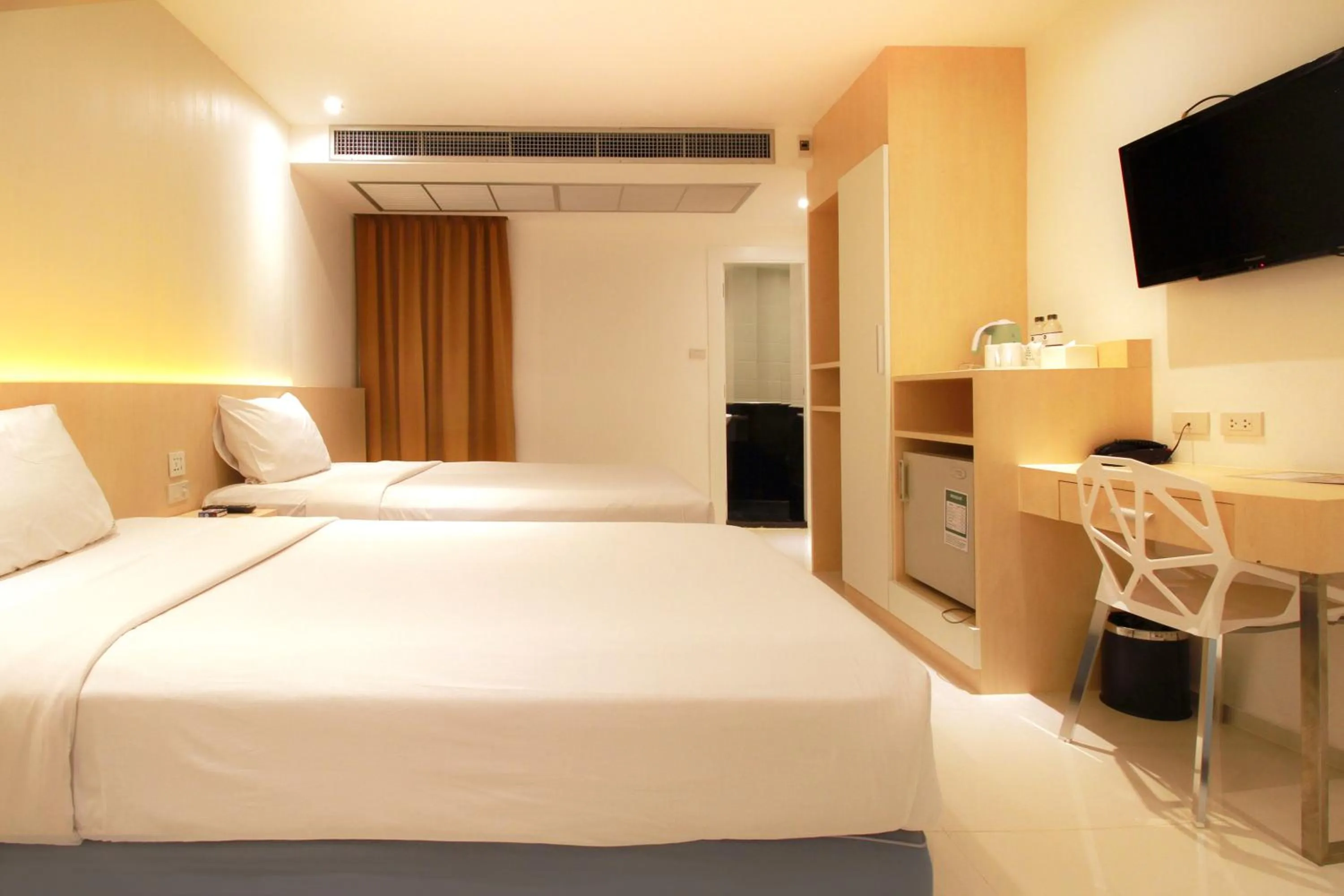 Photo of the whole room, Bed in Ten Stars Hotel