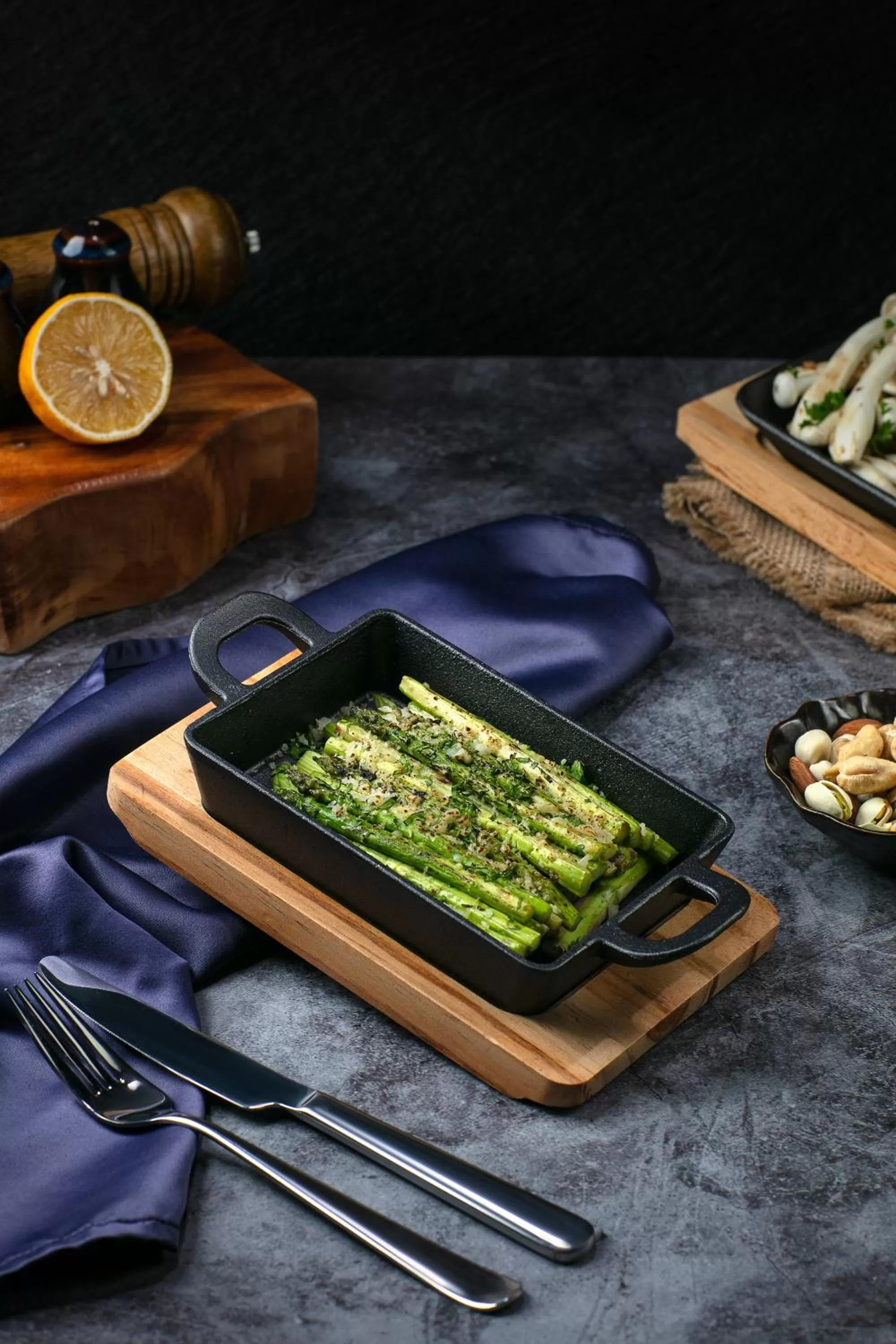 Restaurant/places to eat in Lucien Hanoi Lakeside Hotel & Rooftop