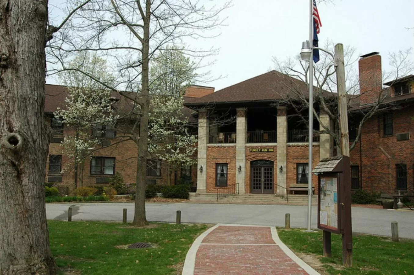 Property Building in Turkey Run Inn & Cabins