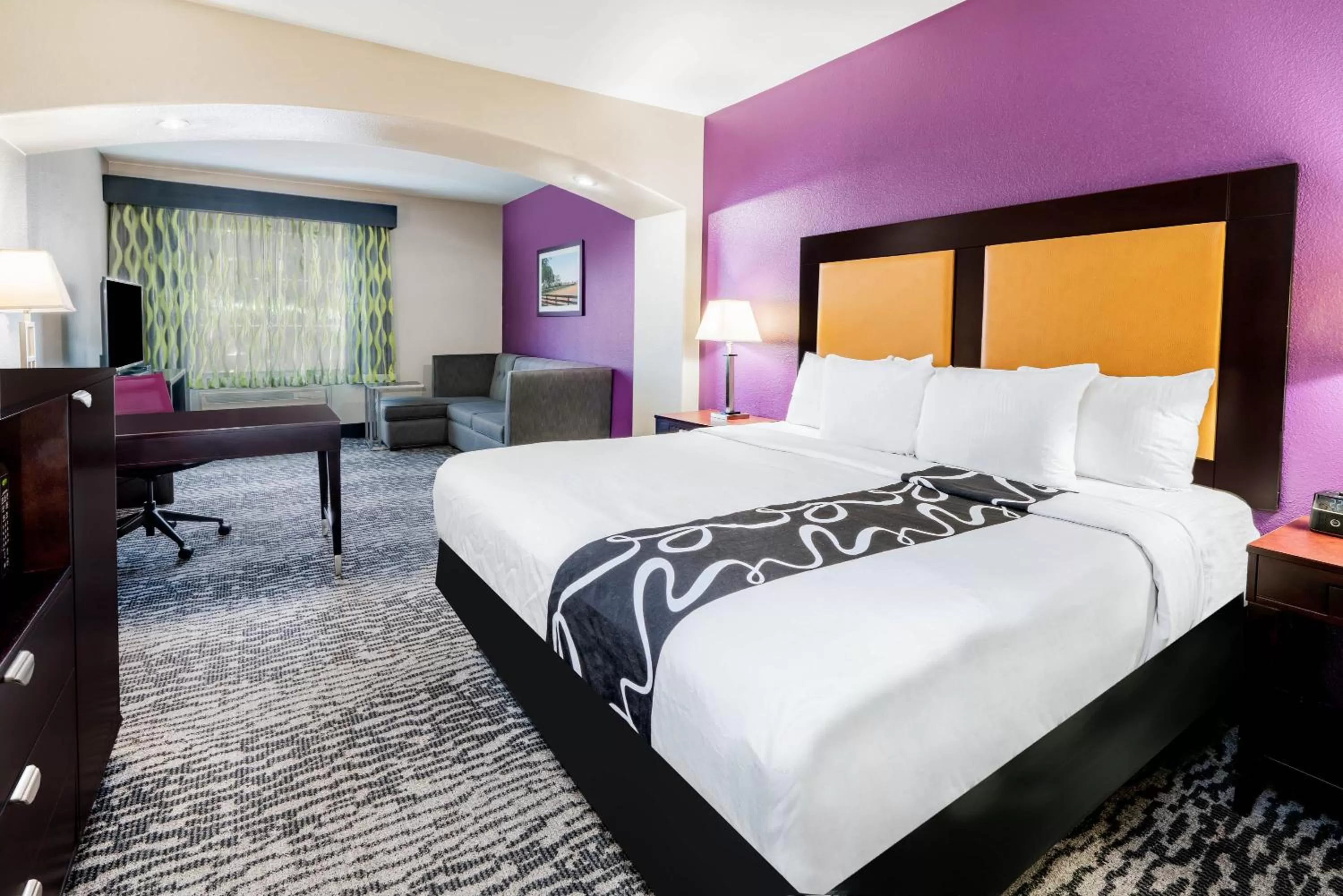 Bed in La Quinta by Wyndham DFW Airport West - Bedford