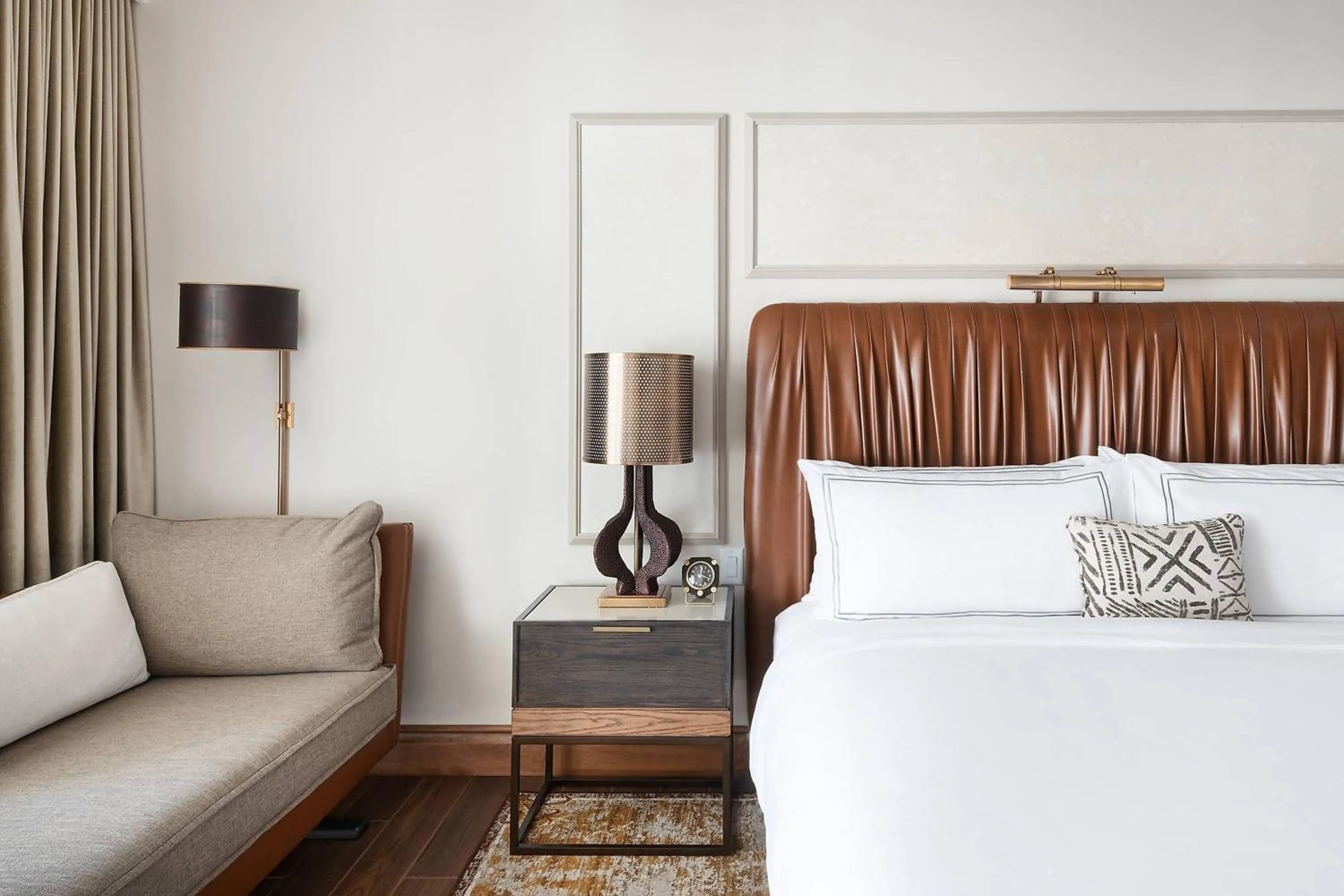 Photo of the whole room, Bed in The Ben, Autograph Collection