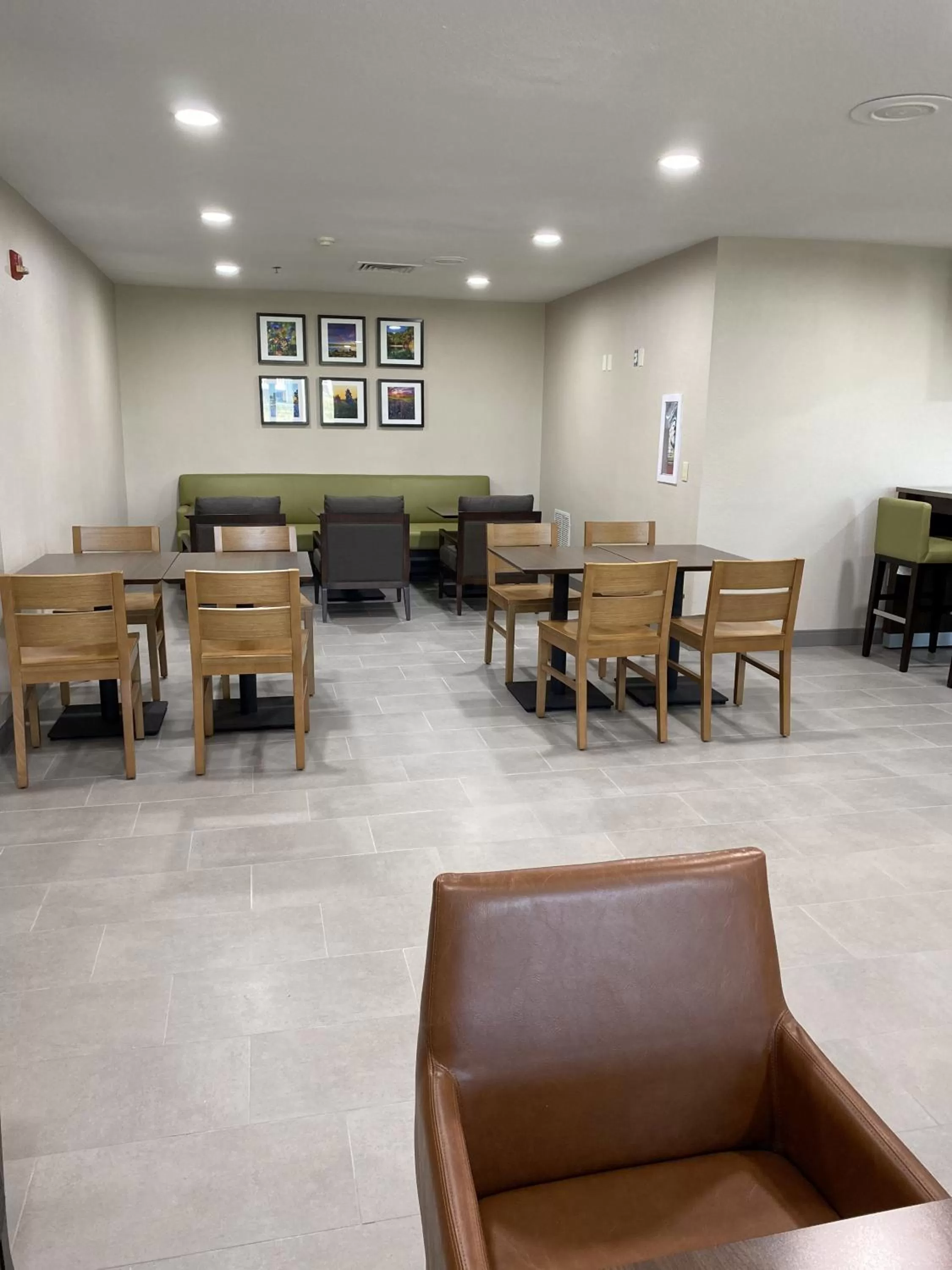 Food in Country Inn & Suites by Radisson, Fort Worth, TX