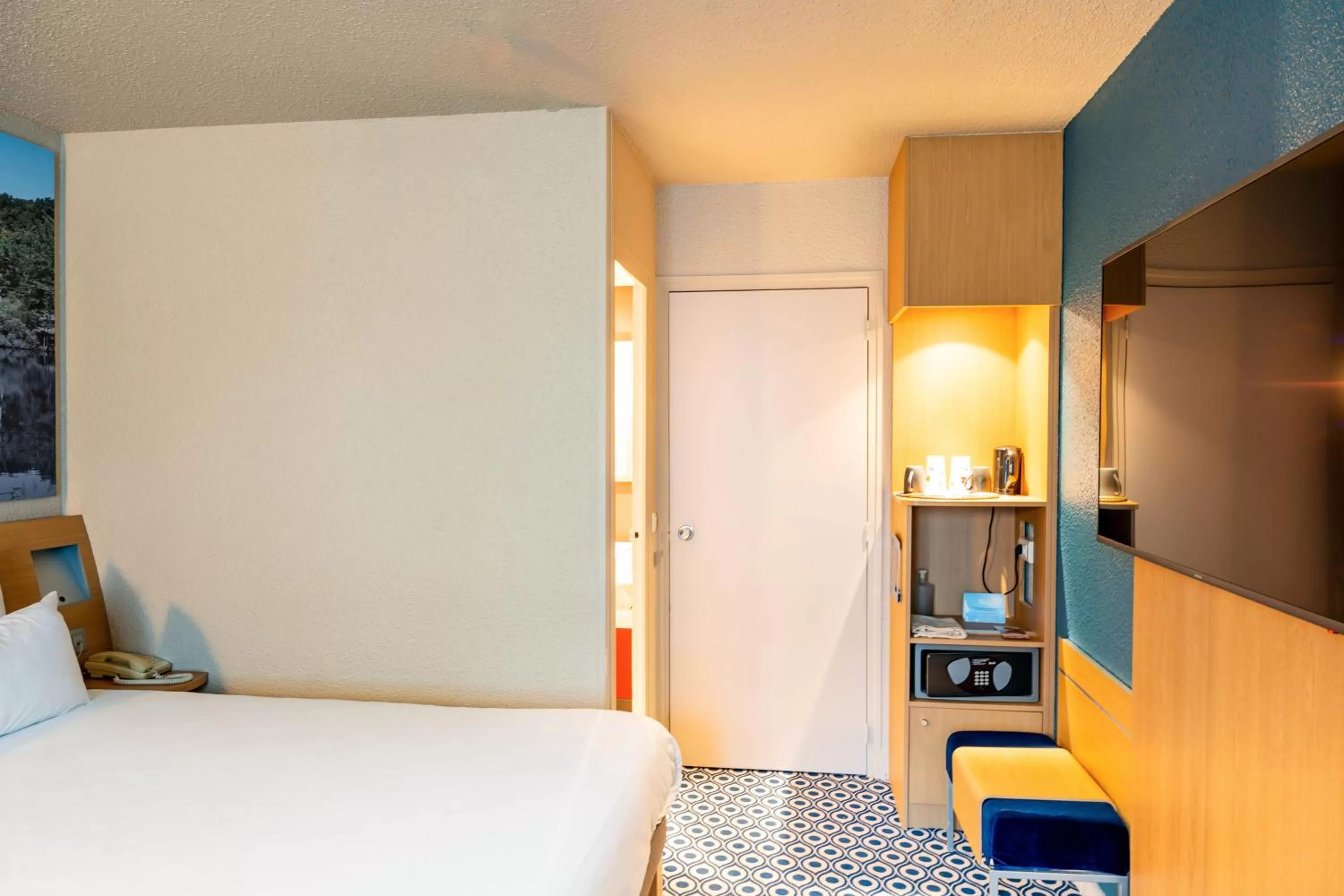 safe, Bed in Novotel Orléans Chemins De Sologne Demeures De Campagne