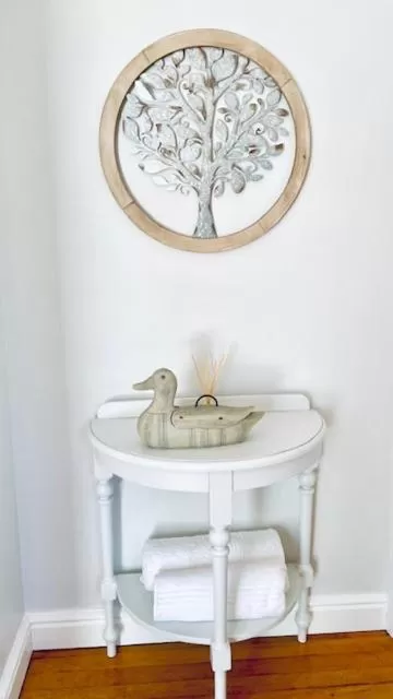 Decorative detail, Dining Area in On the Bay