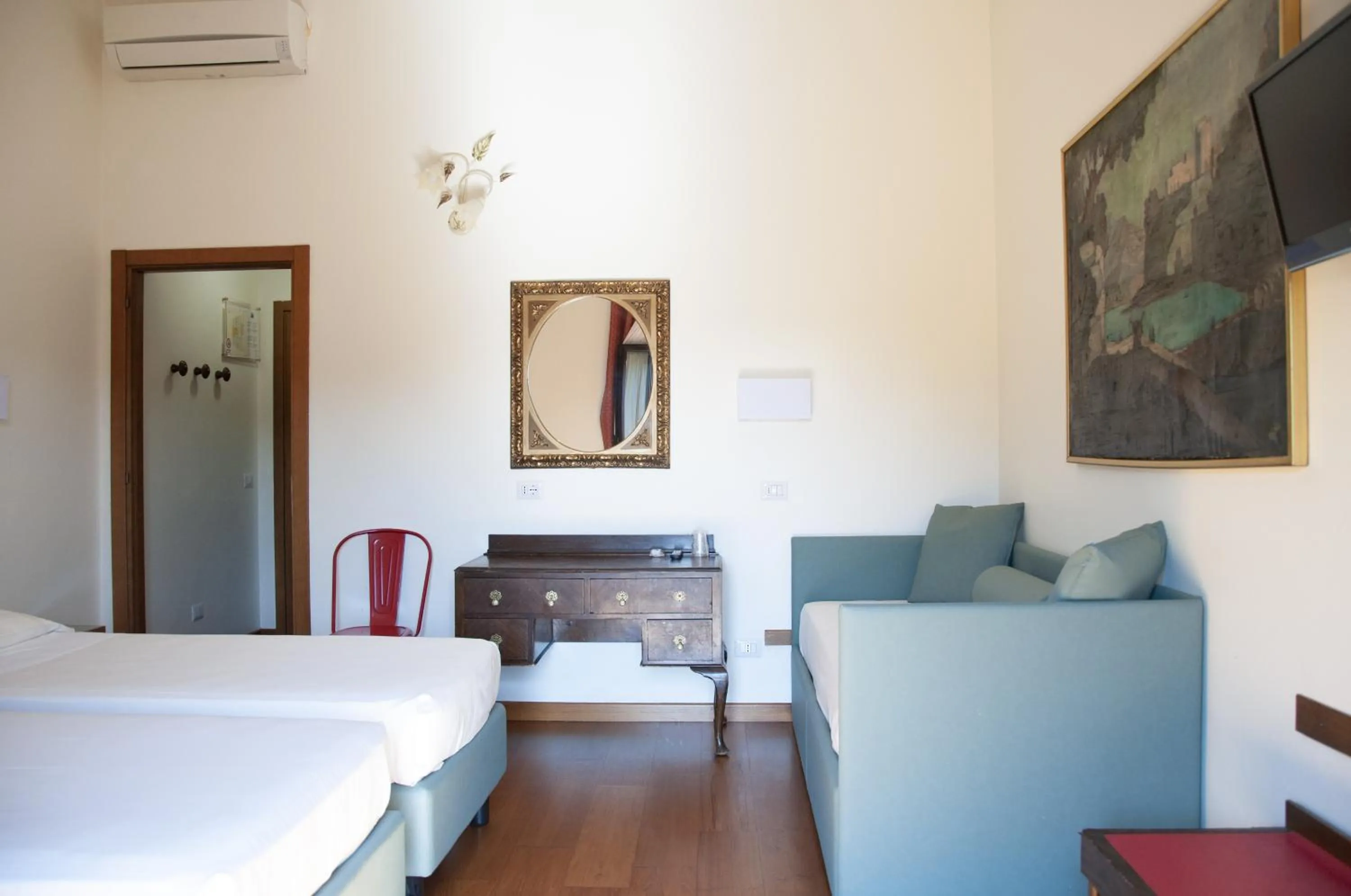 Bed in Hotel San Guido