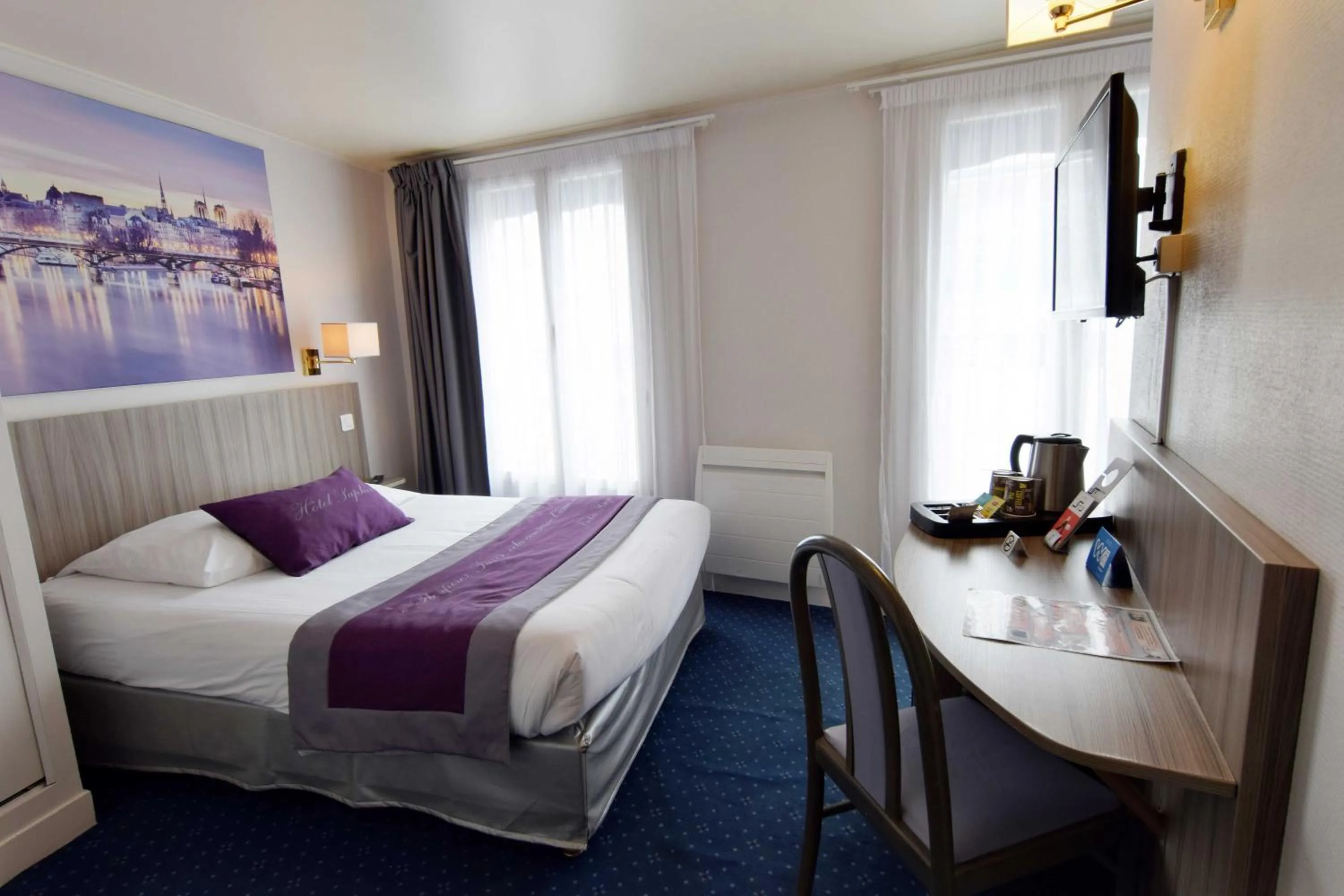 Bedroom, Bed in Saphir Grenelle