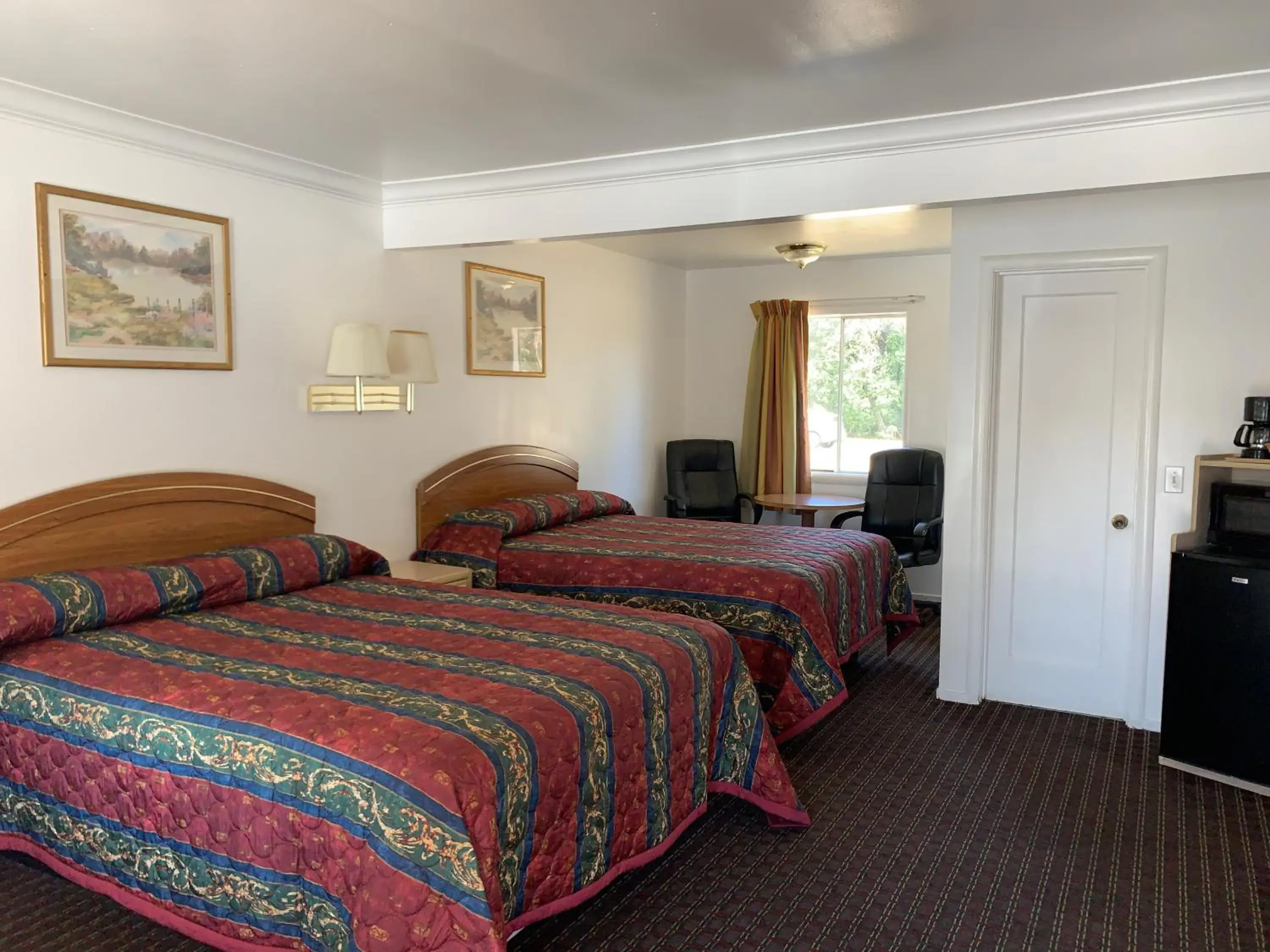 Double Room with Two Double Beds in Lark Motel Willits Double Room with Two Double Beds in Lark Motel Willits