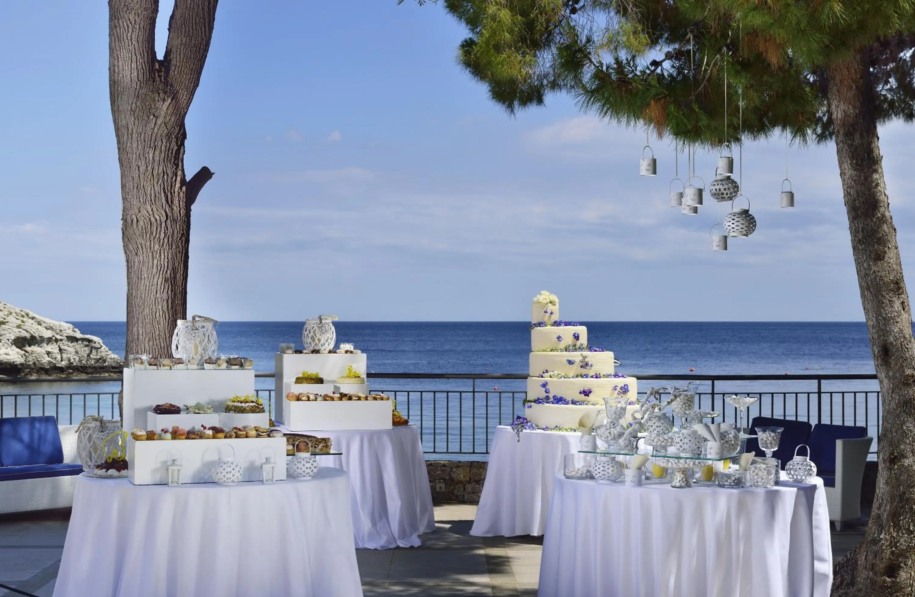 Restaurant/places to eat in La Plage Resort