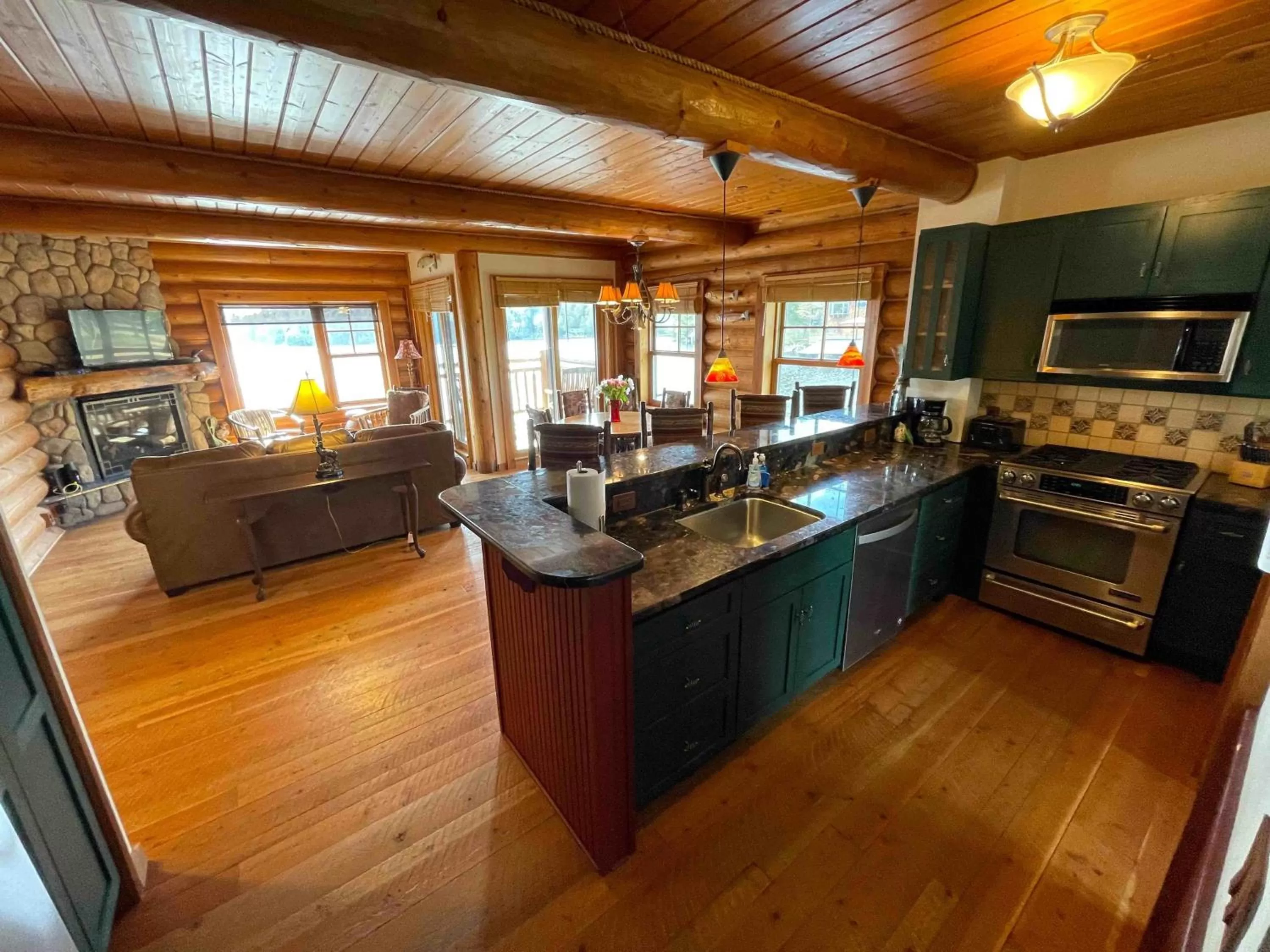 Kitchen/Kitchenette in Ampersand Bay Resort