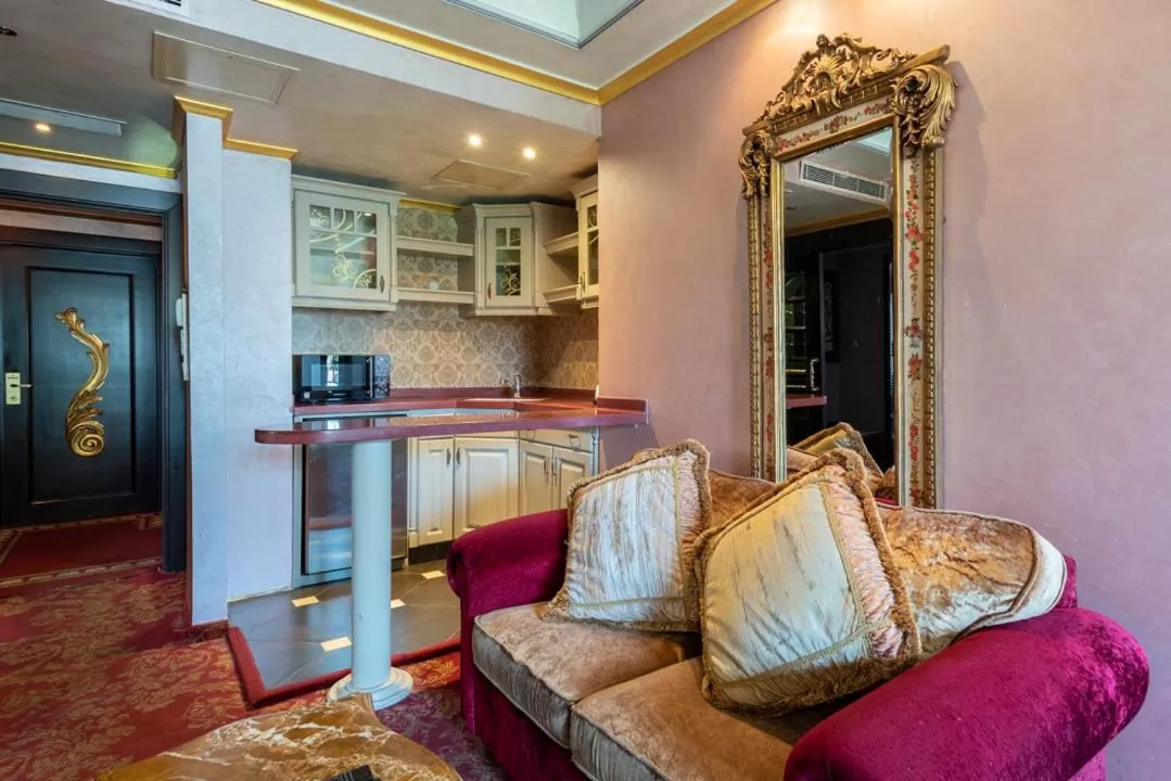 Kitchen or kitchenette in Q Hotel