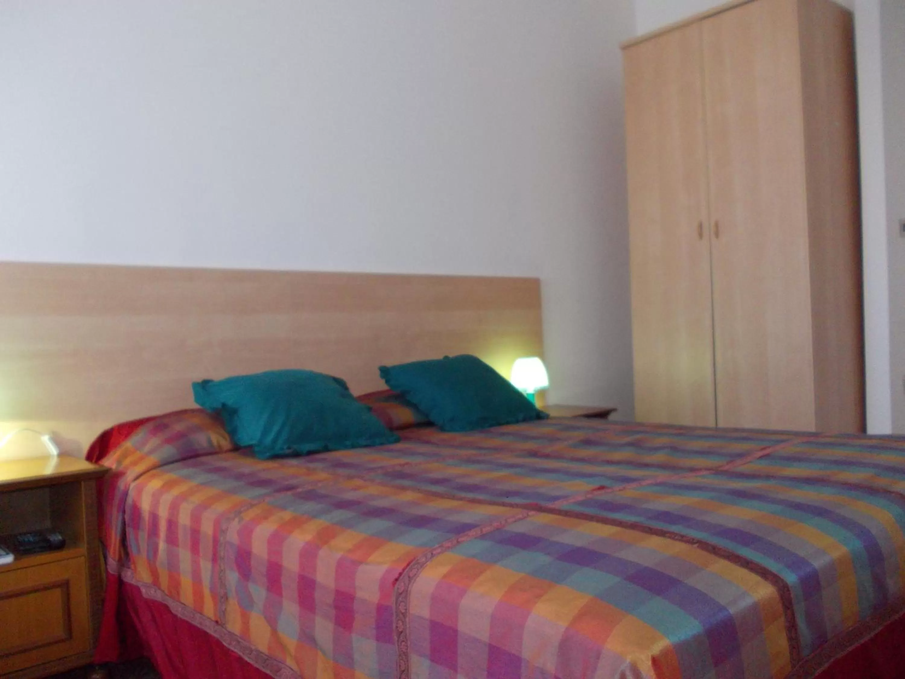 Bed in Travellers Lodge Bed & Rooms