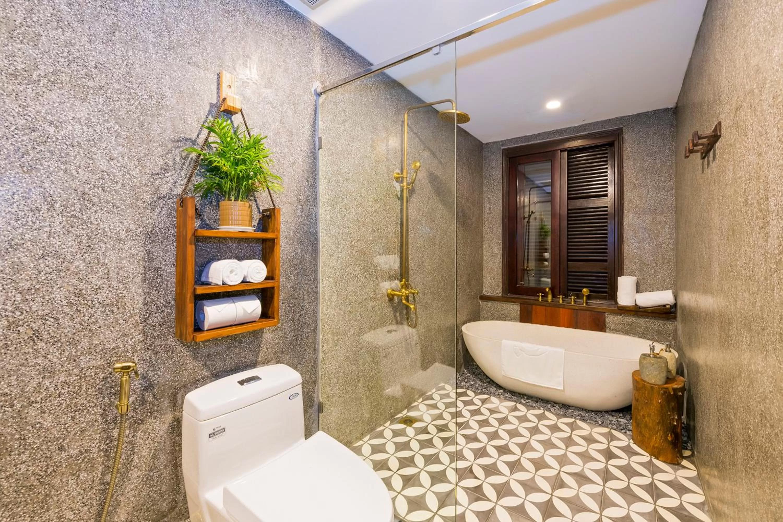 Shower in Zest Resort & Spa Hoi An