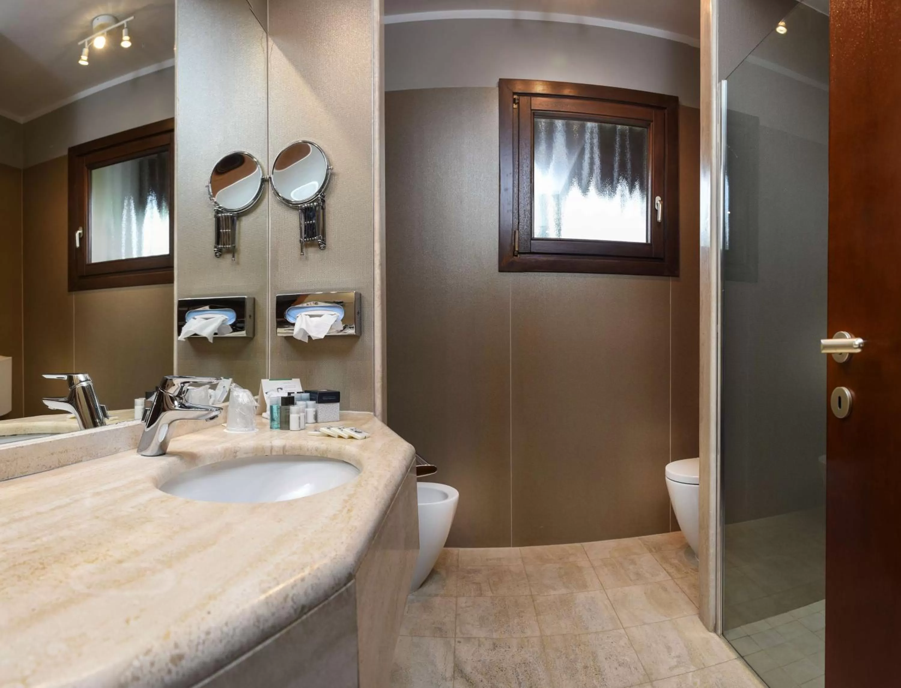 Photo of the whole room in Best Western Plus Hotel Modena Resort