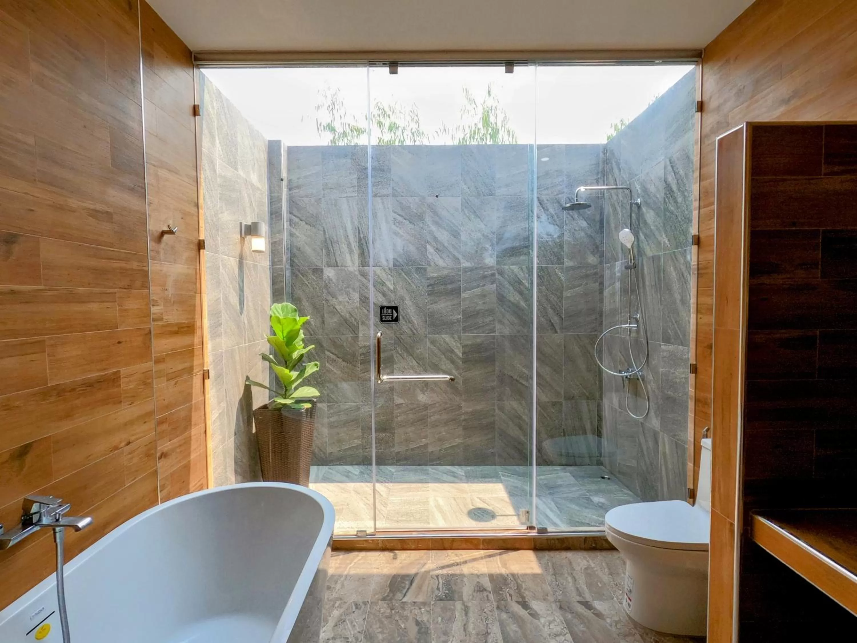 Hot Tub in Isan Golf & Adventure Hotel