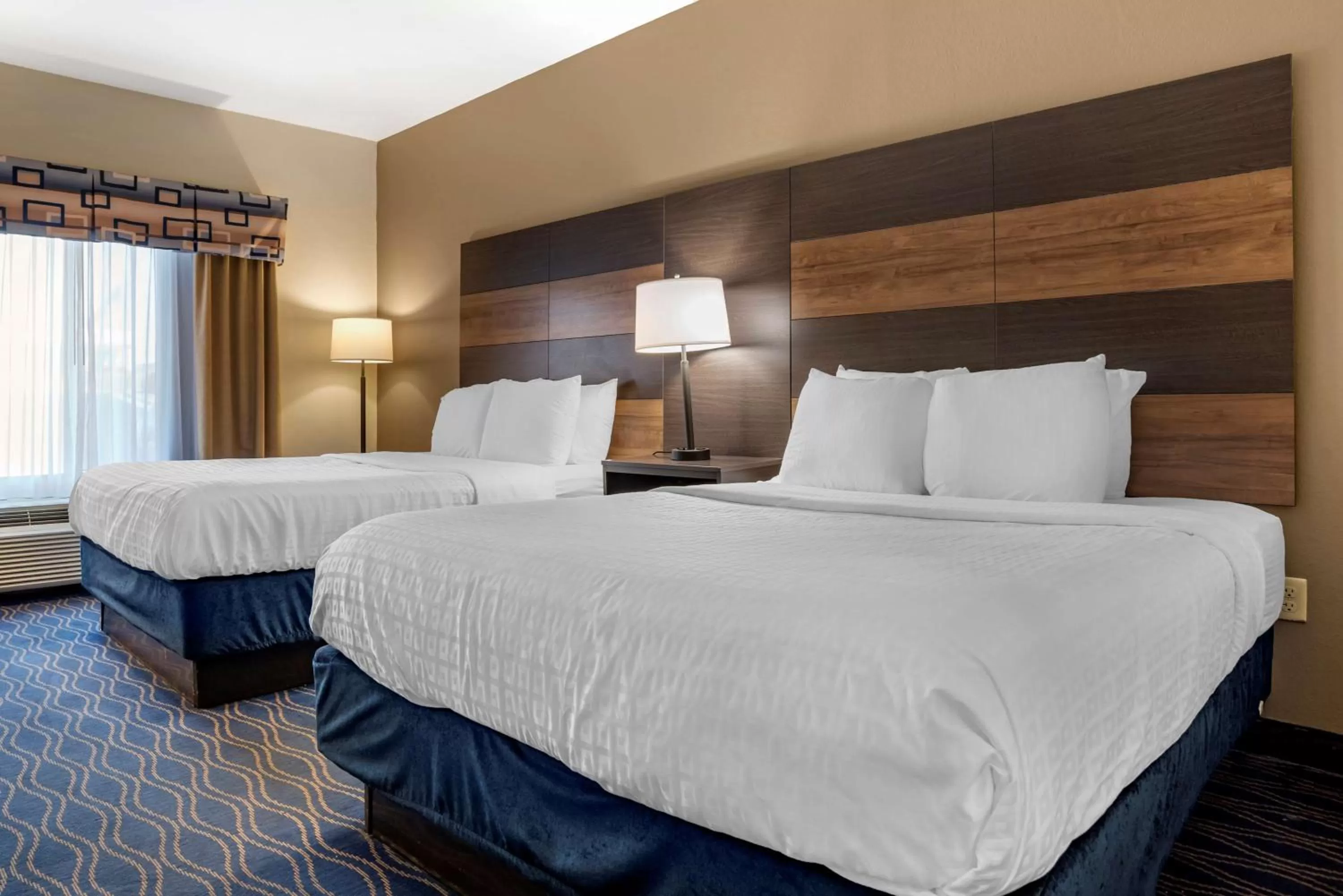 Bedroom, Bed in Best Western Troy Inn